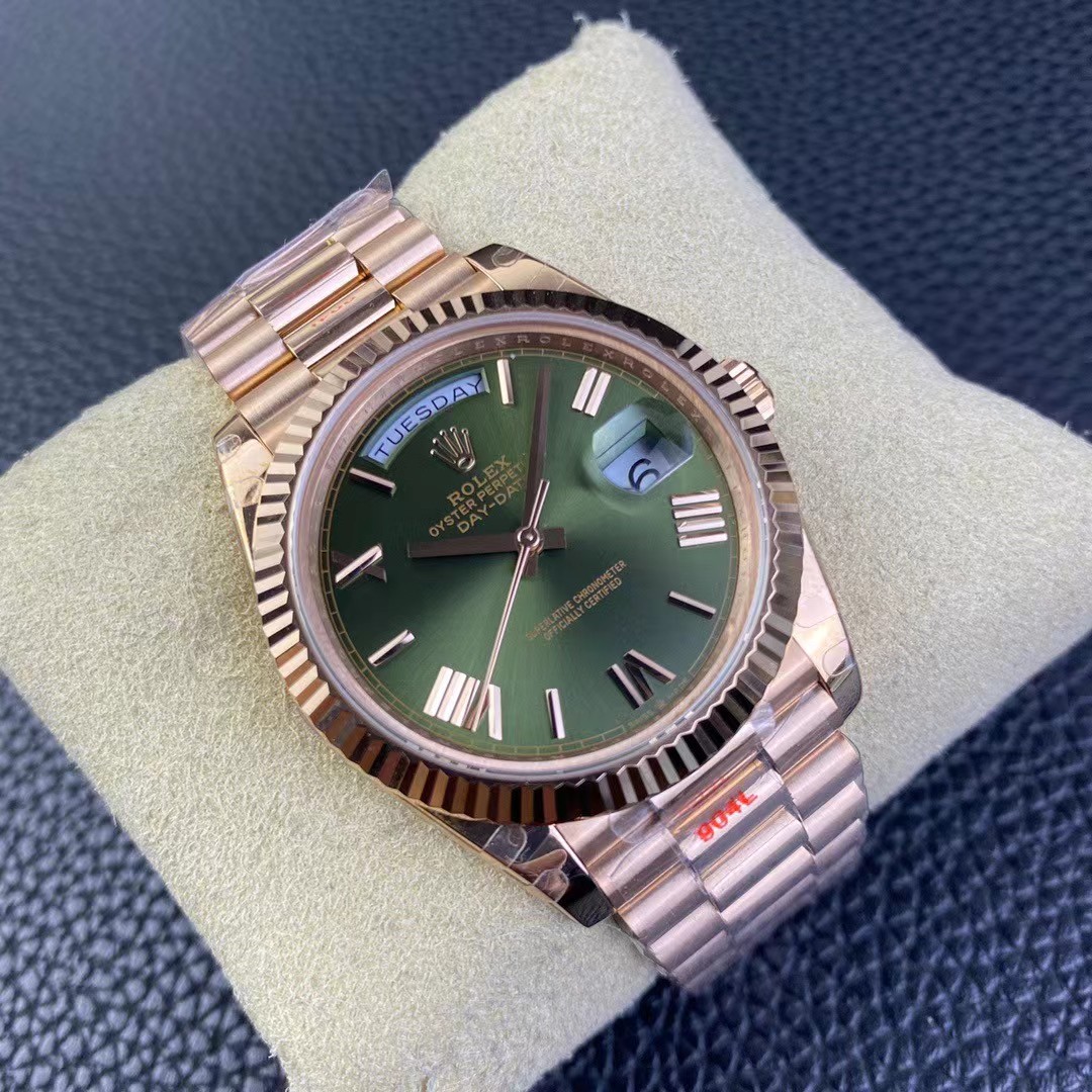 Rolex Day-Date 40 President Rose Gold Olive Green Roman Dial 228235