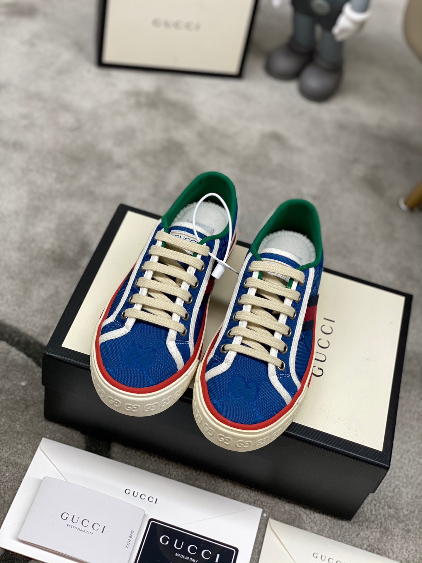 Gucci shoe208