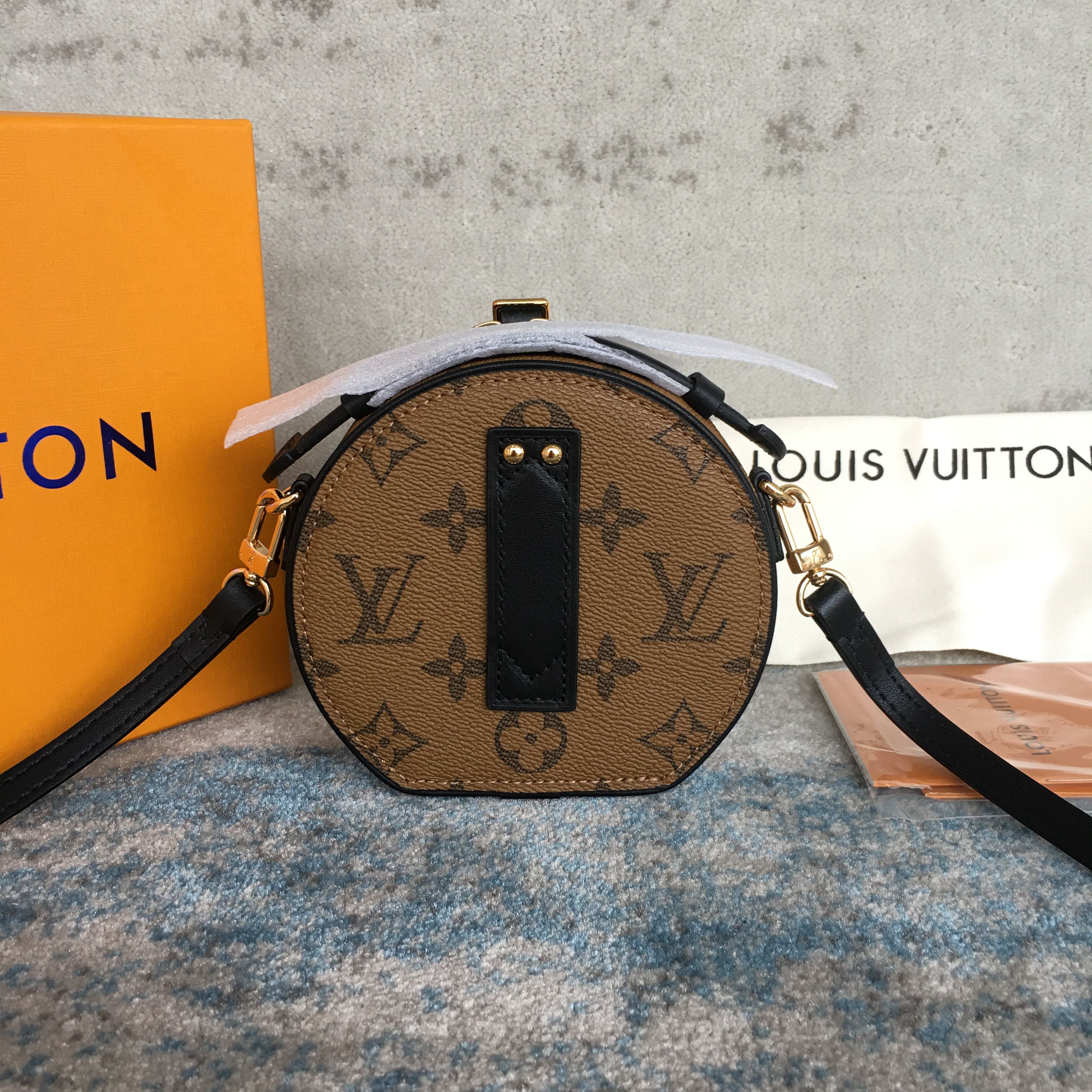 LV MINI BOITE CHAPEAU M68276