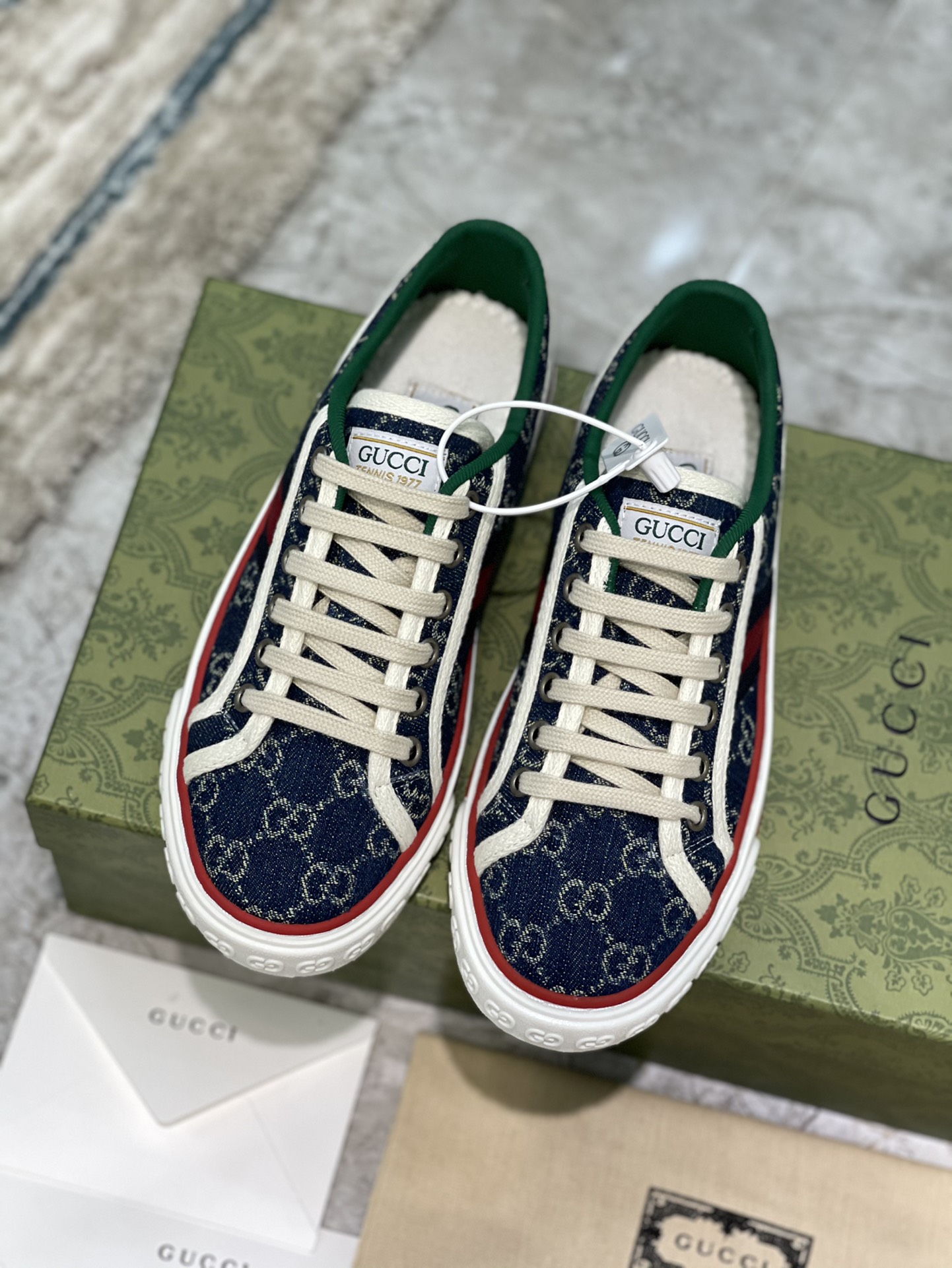 Gucci shoe133