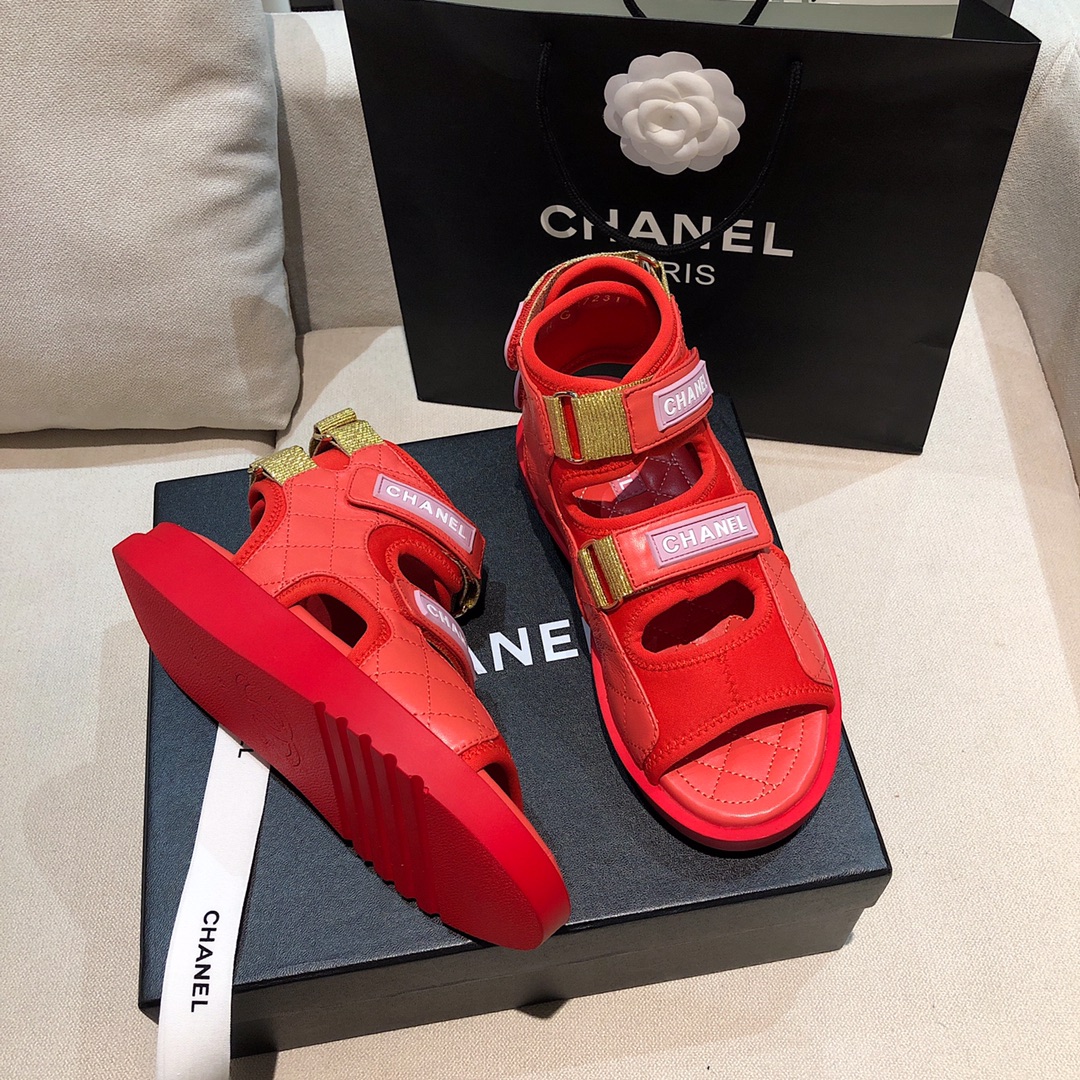 Chanel Shoes371