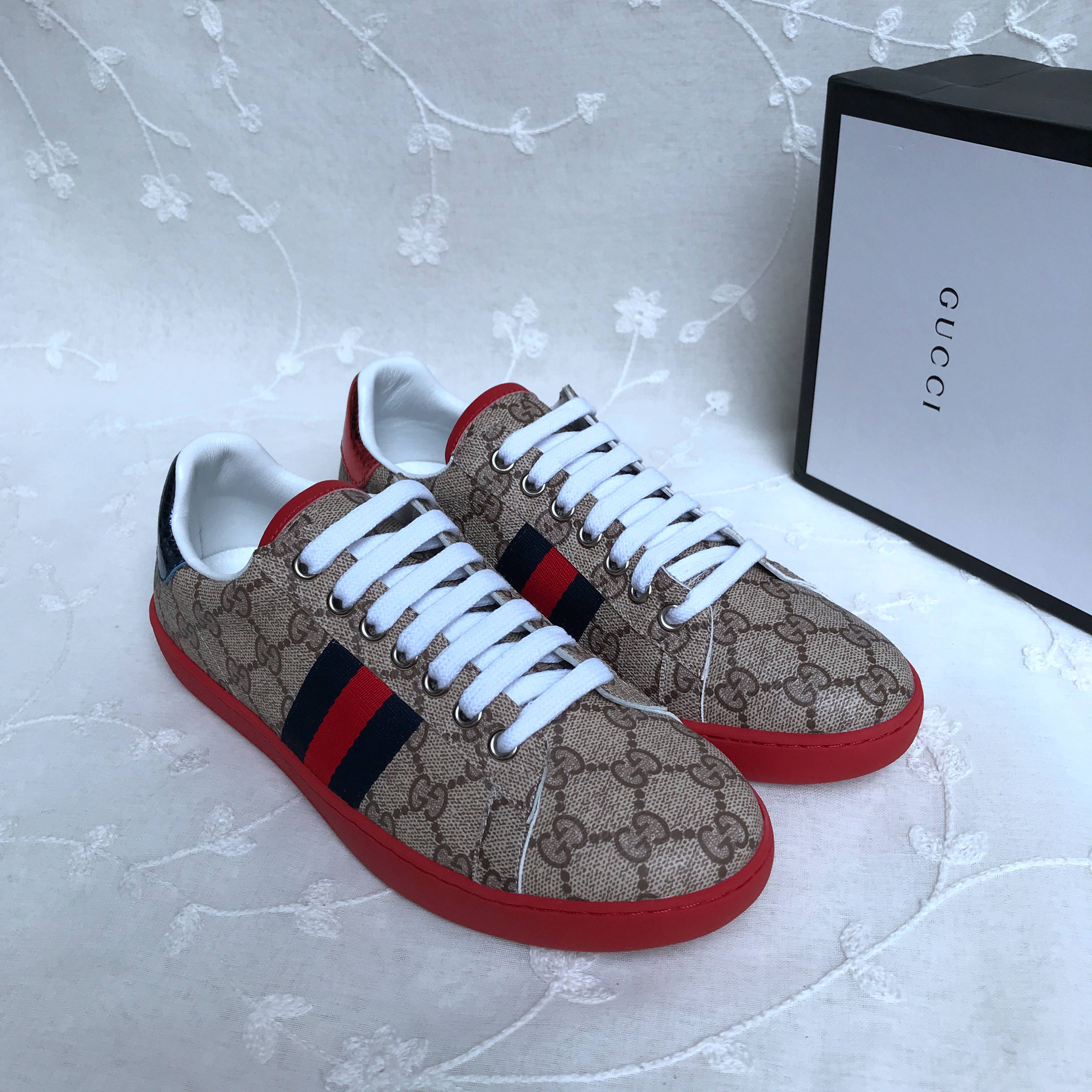 Gucci Bee Canvas Shoes 428251