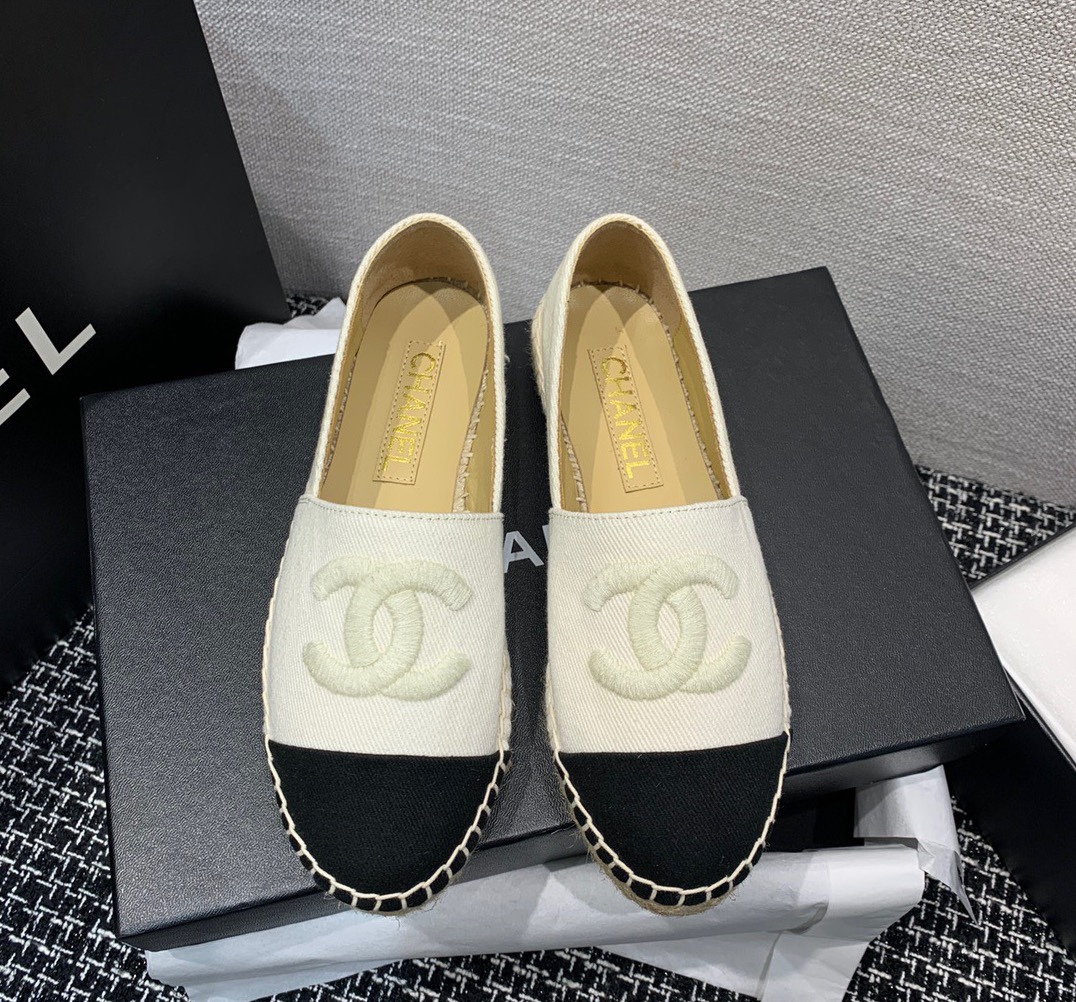 Chanel Shoes380