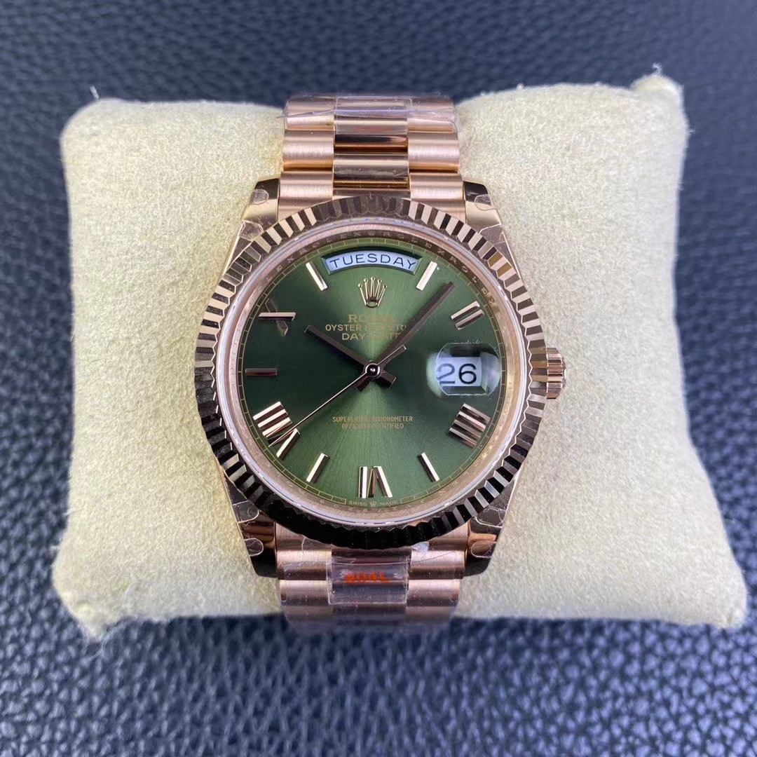 Rolex Day-Date 40 President Rose Gold Olive Green Roman Dial 228235