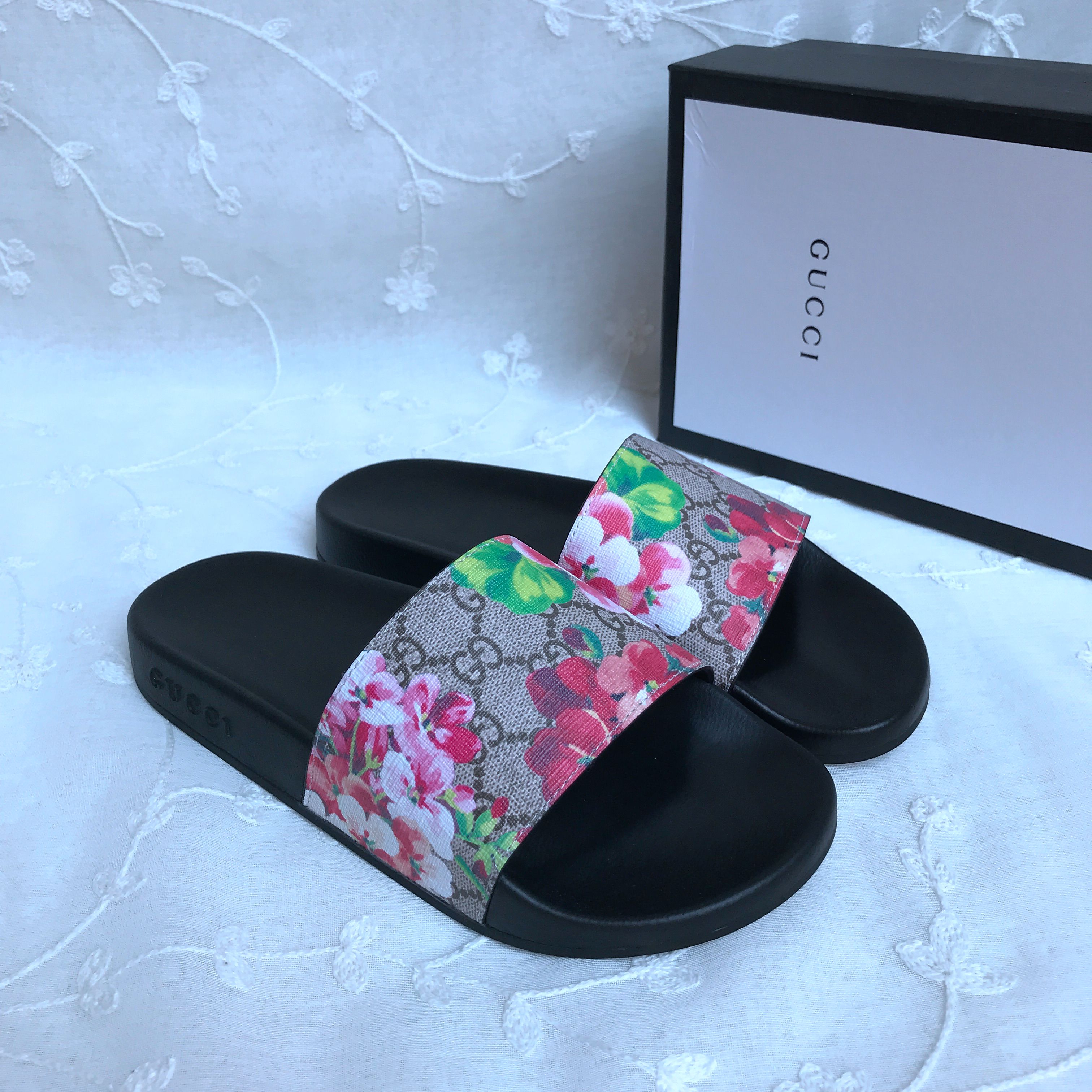 Gucci Slippers 425209