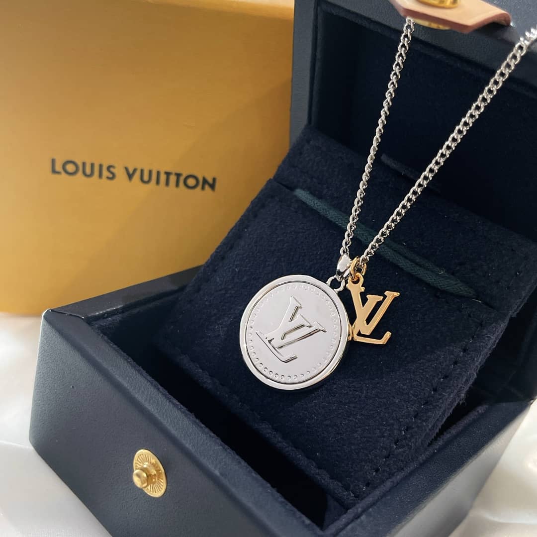 Louis Vuitton Necklace Dupe For Sale
