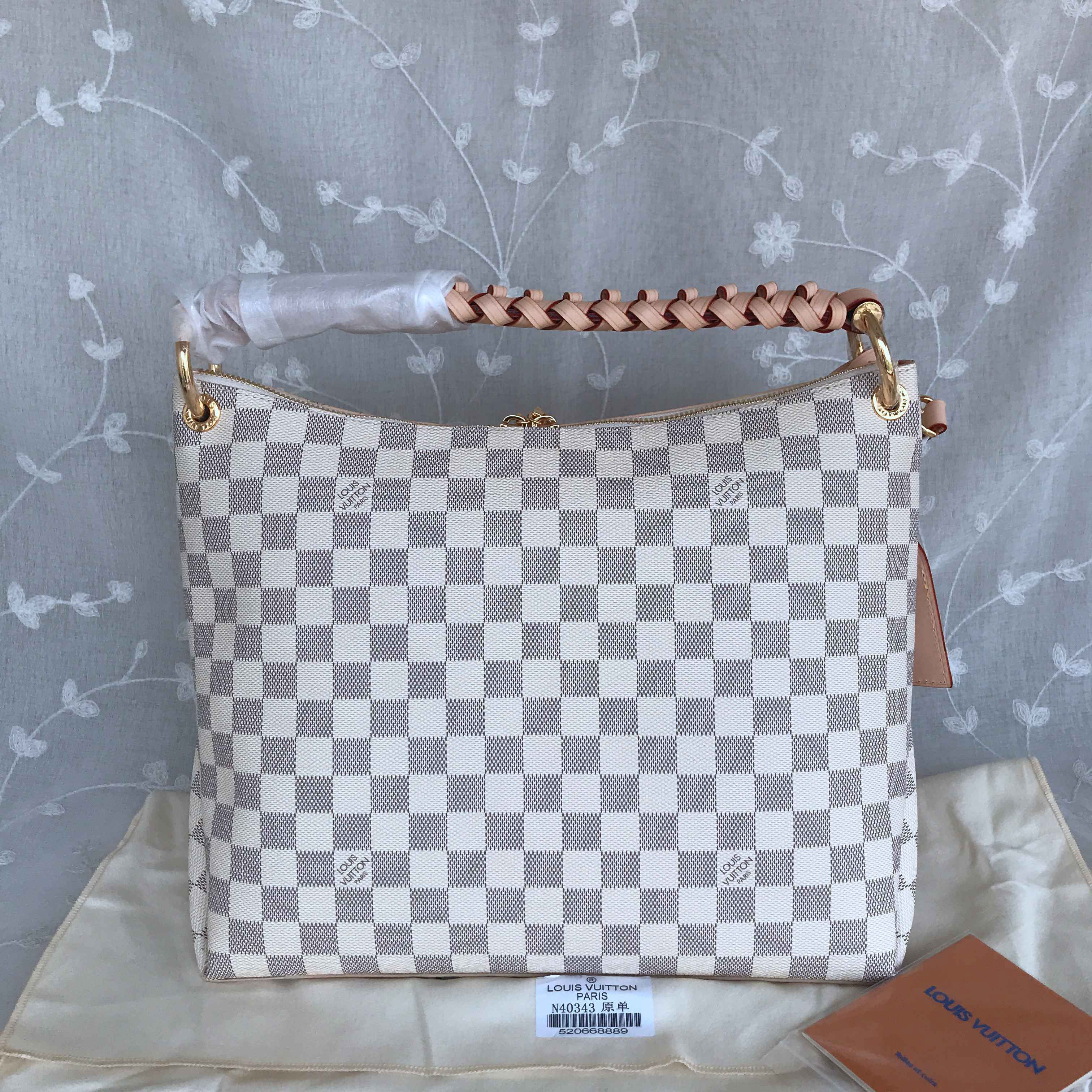 LV BEAUBOURG HOBO MM N40343