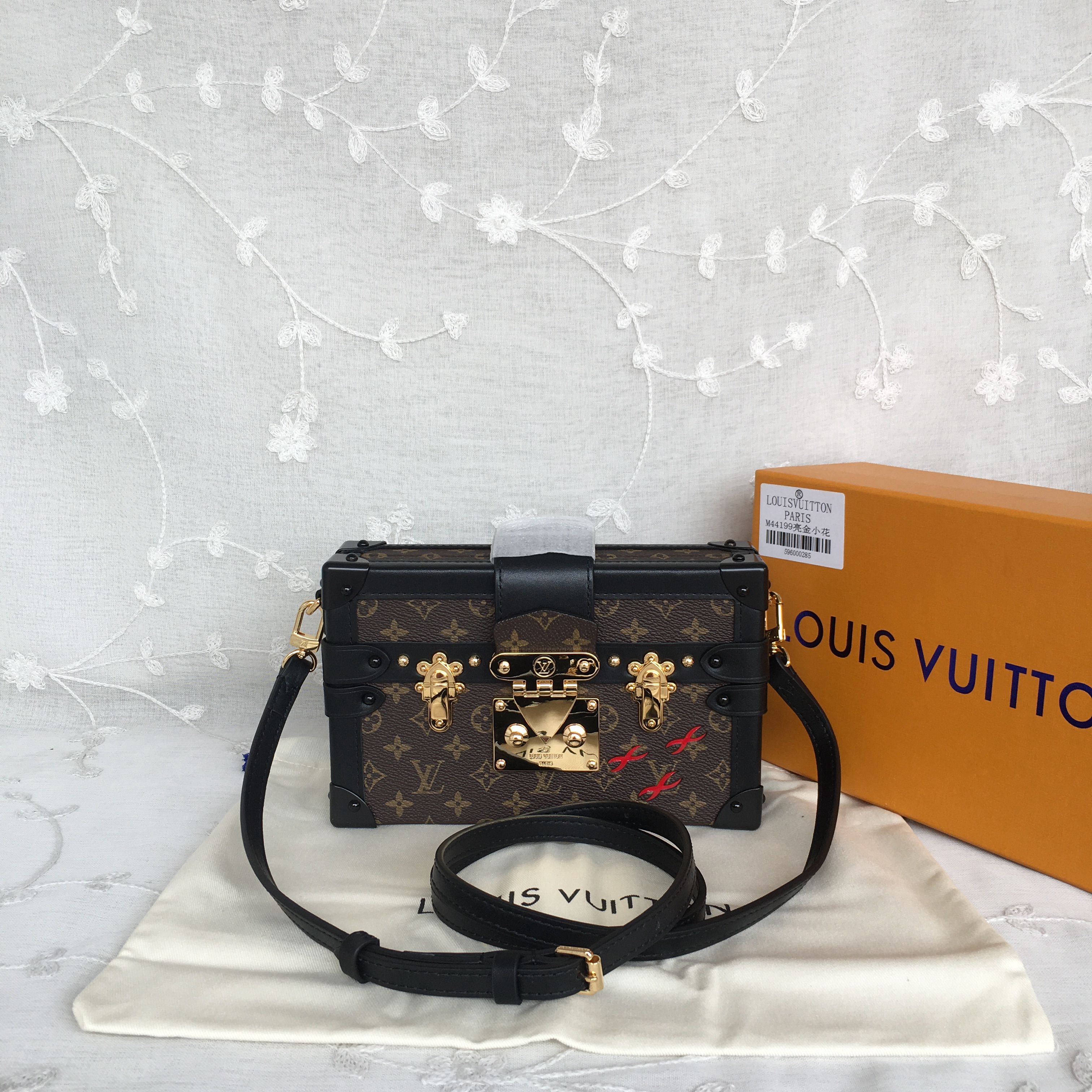 LV PETITE MALLE M44199
