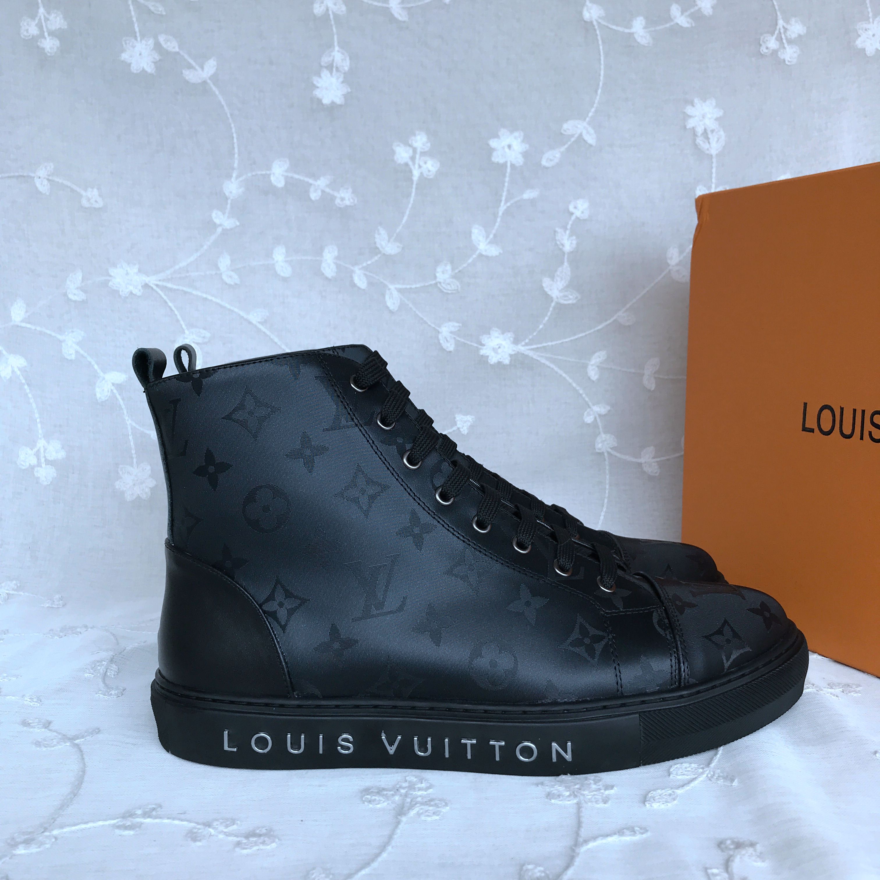 LV Casual shoes