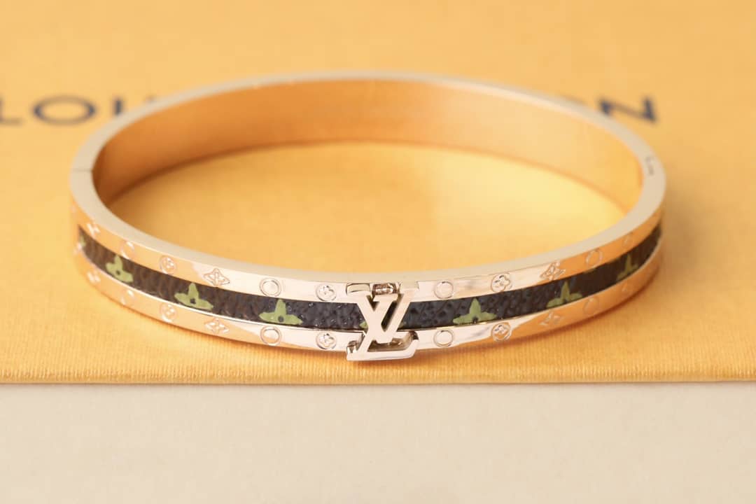 7 Star Louis Vuitton Bracelet