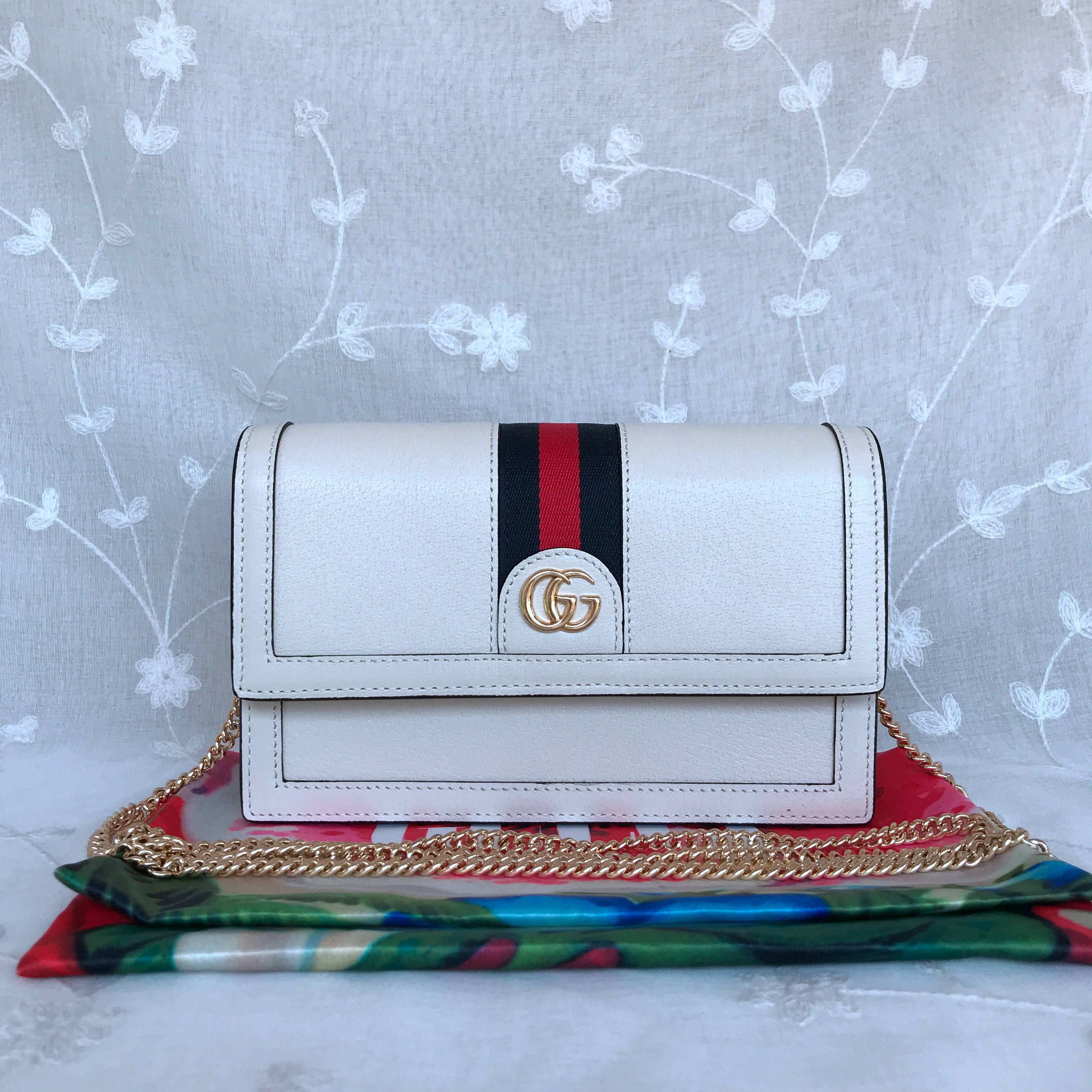 Gucci Chain shoulder bag 523150