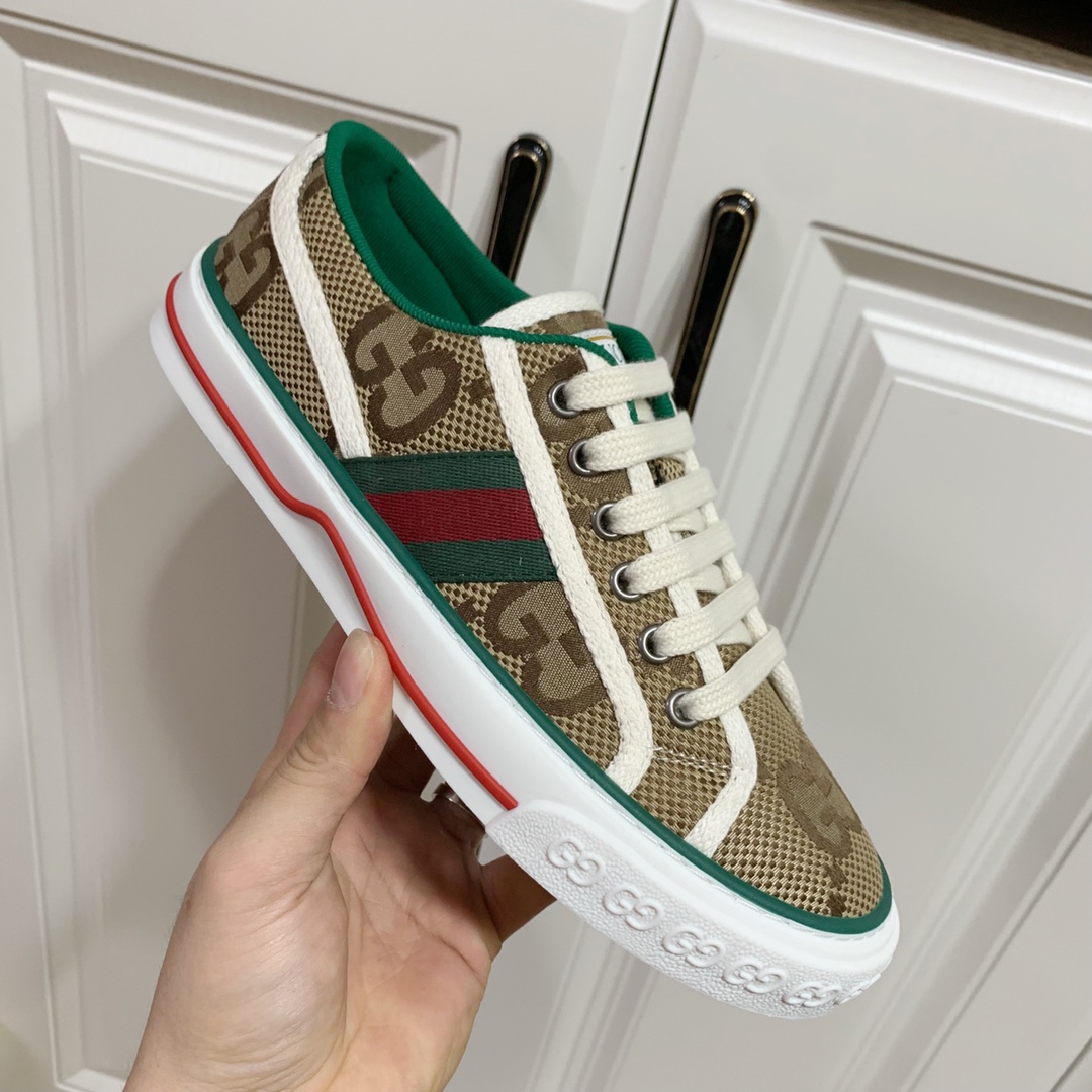 Gucci shoe105