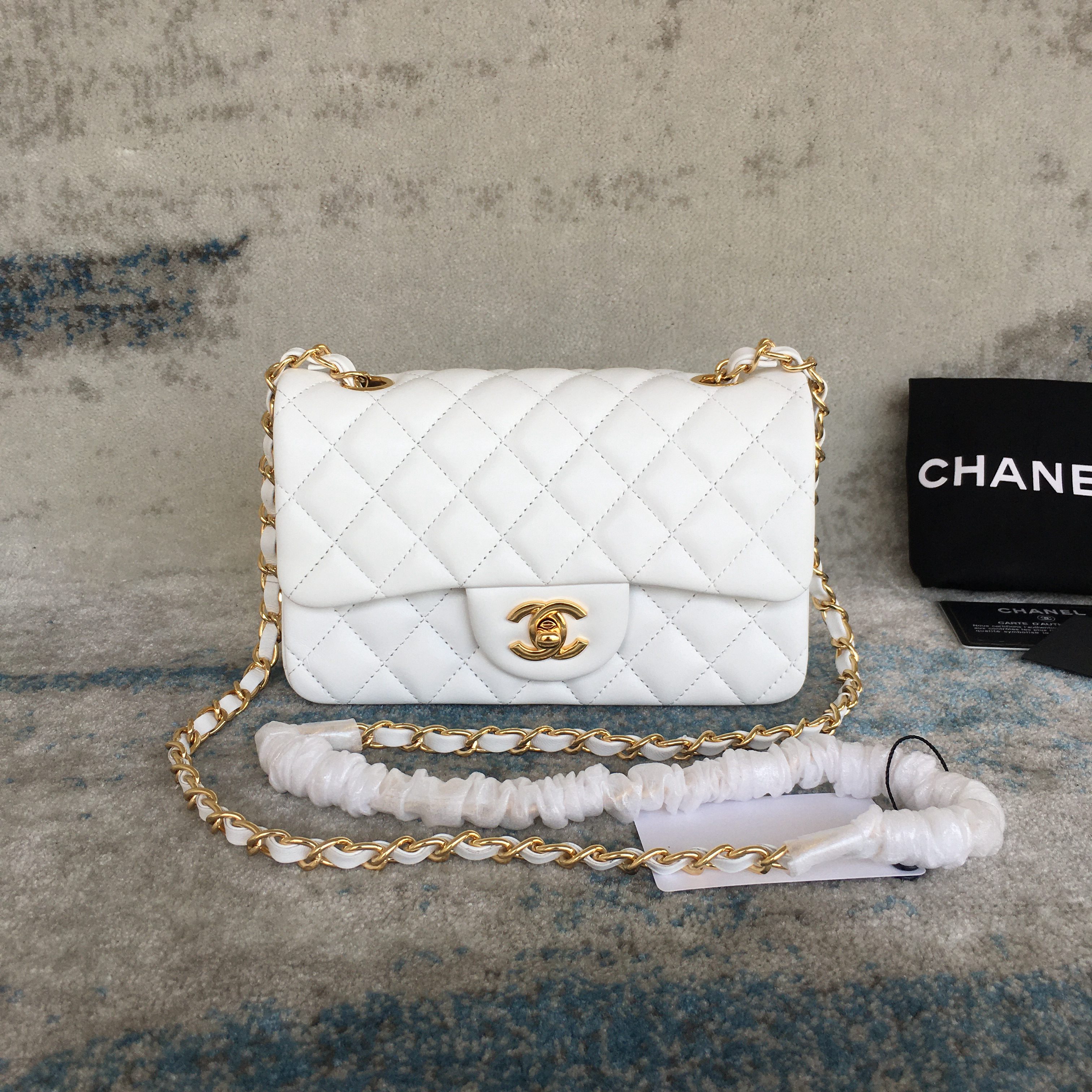 CHANLE CLASSIC HANDBAG A01116