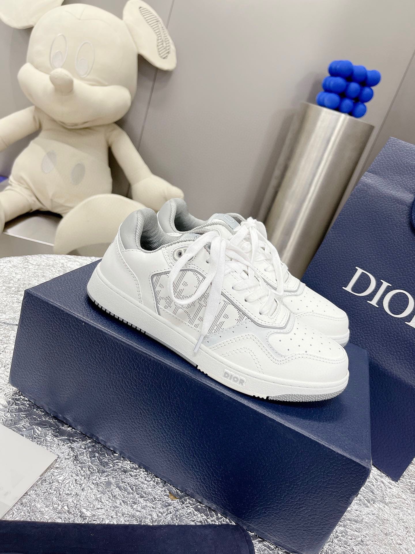 Dior shoes354