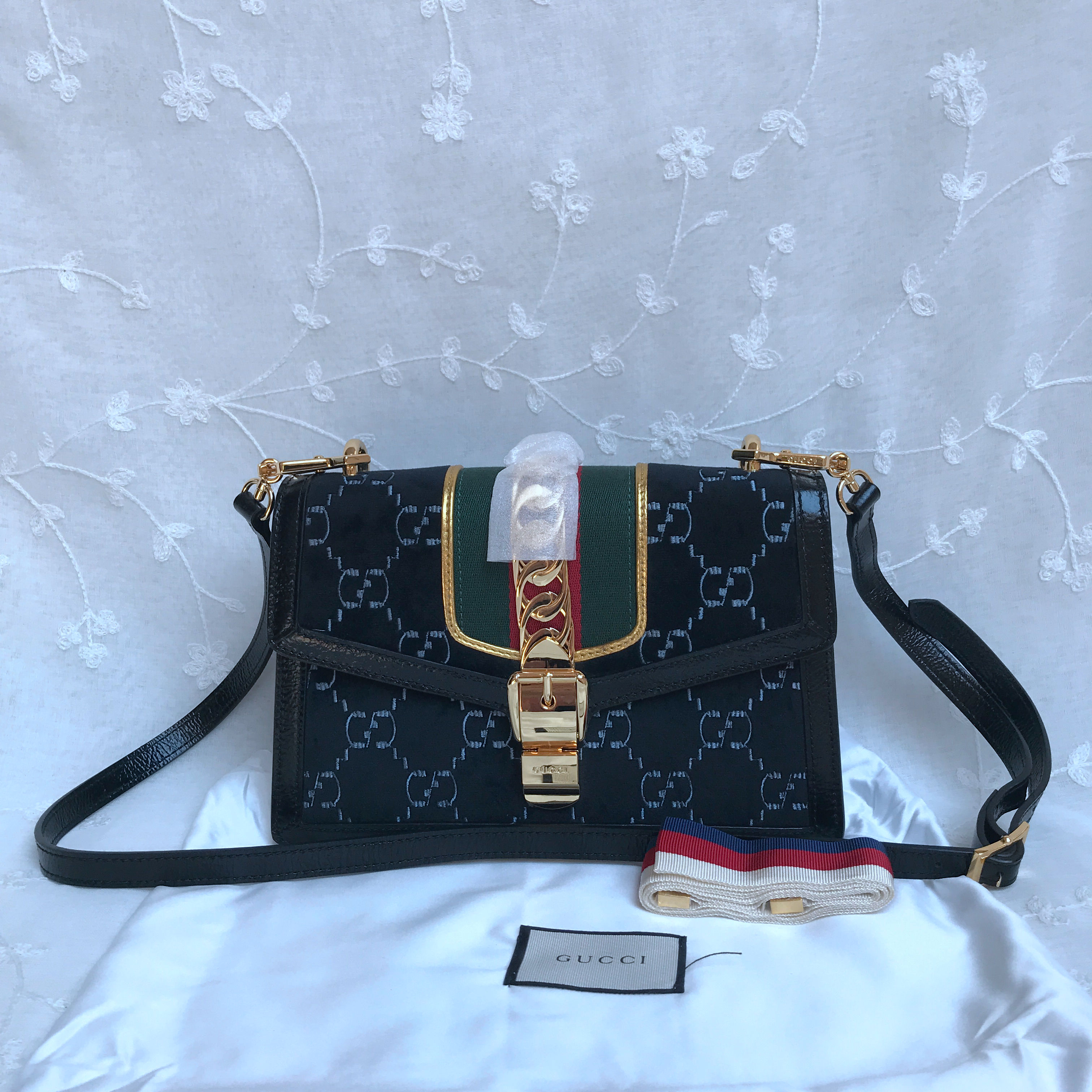 Gucci Sylvie velvet small shoulder bag 524405