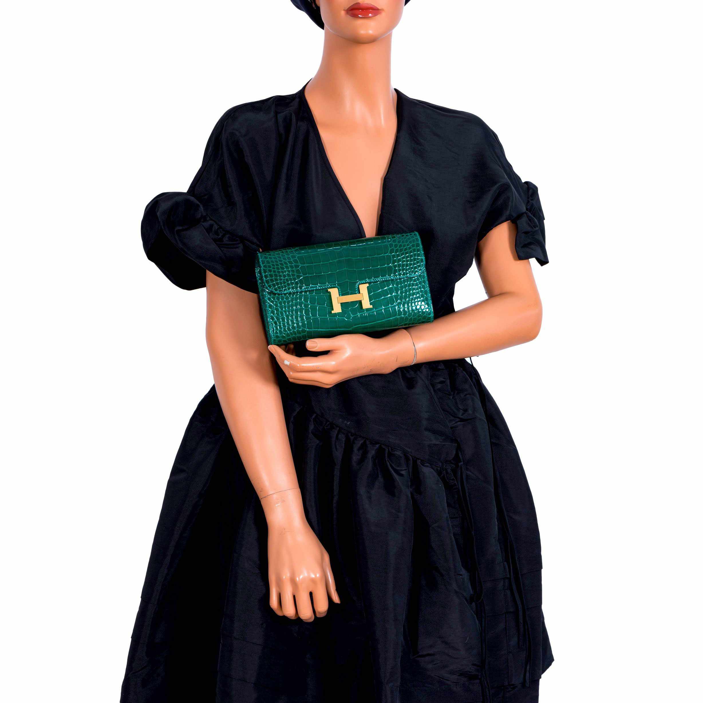 Hermès Constance Long Wallet Polished Emerald Alligator Gold Plated 'H' Closure