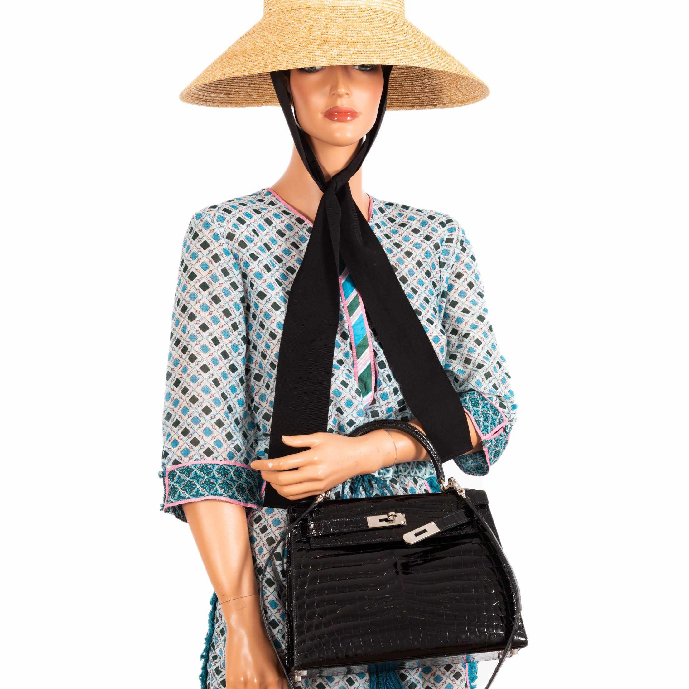 Hermès Kelly 28 Sellier Black Shiny Niloticus Crocodile Palladium Hardware