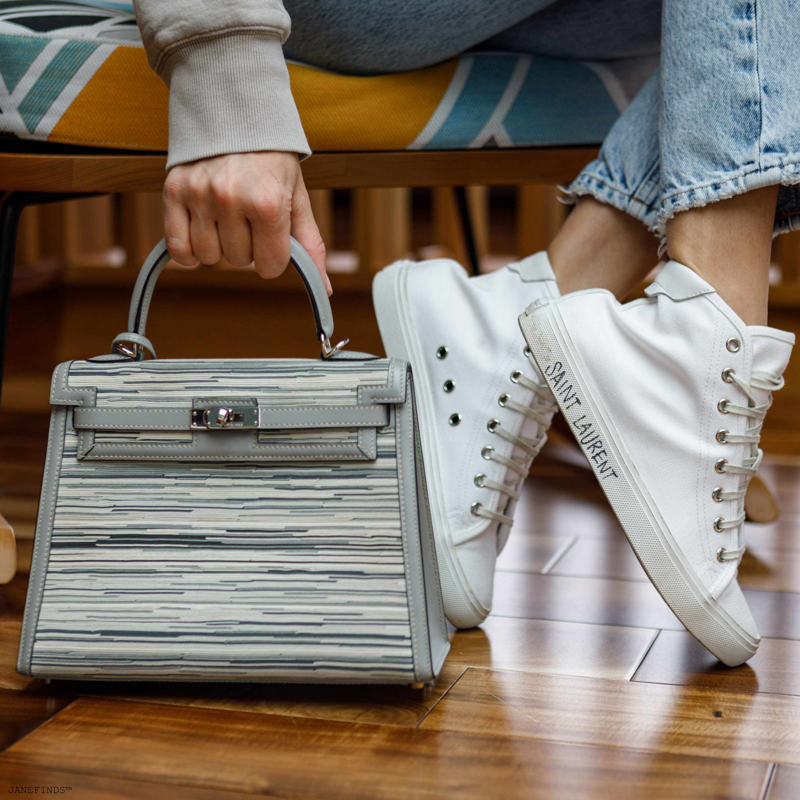 Hermès Kelly 25 Sellier Gris Perle Box & Vibrato Leather Palladium Hardware - 2001, E Square