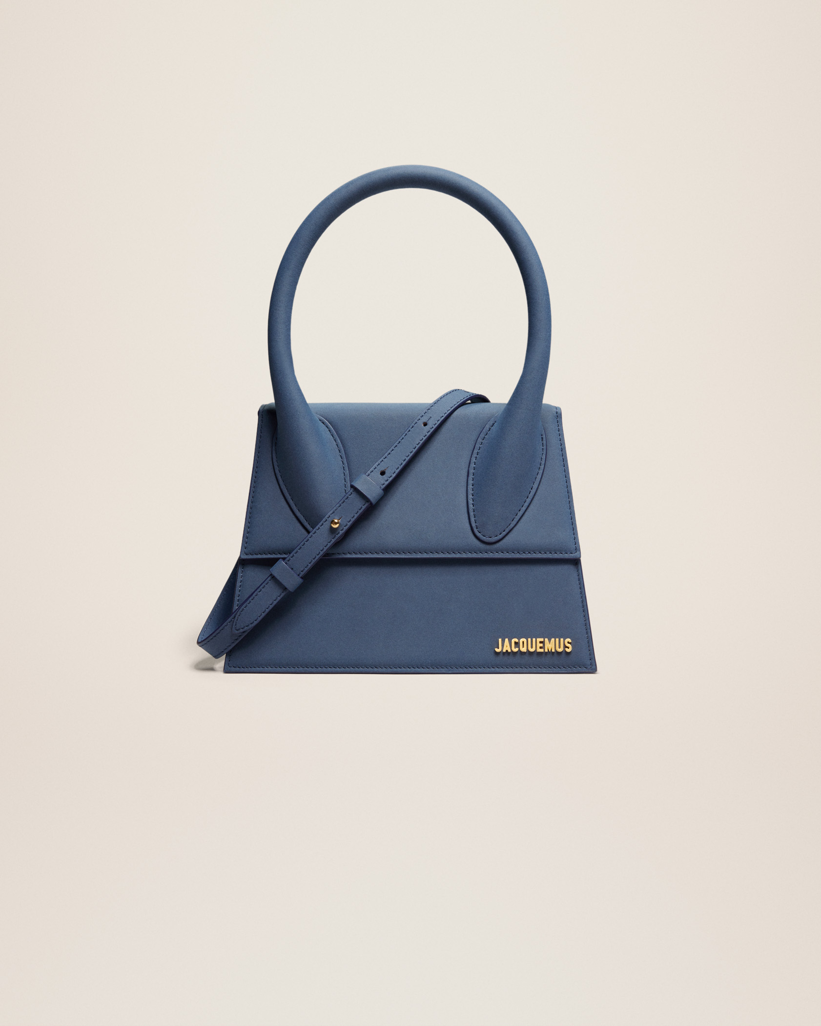 jacquemus Le grand Chiquito LE RAPHIA Large signature handbag.