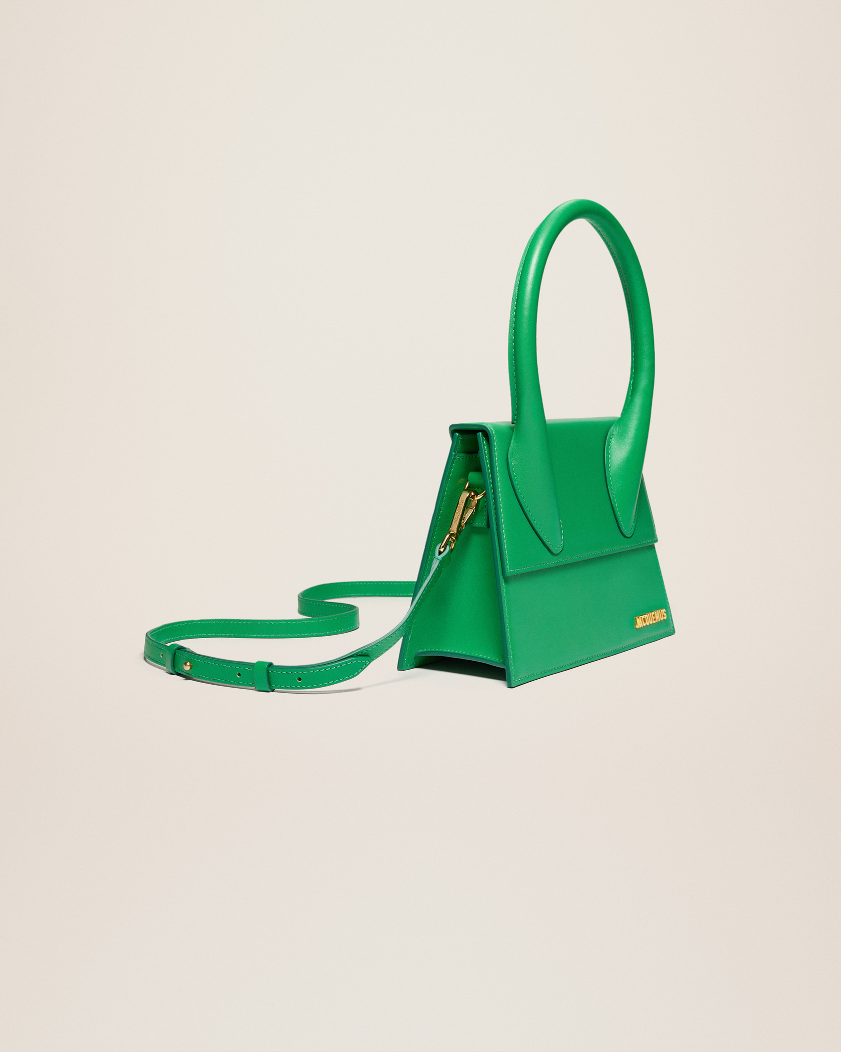 jacquemus Le grand Chiquito LE RAPHIA Large signature handbag.