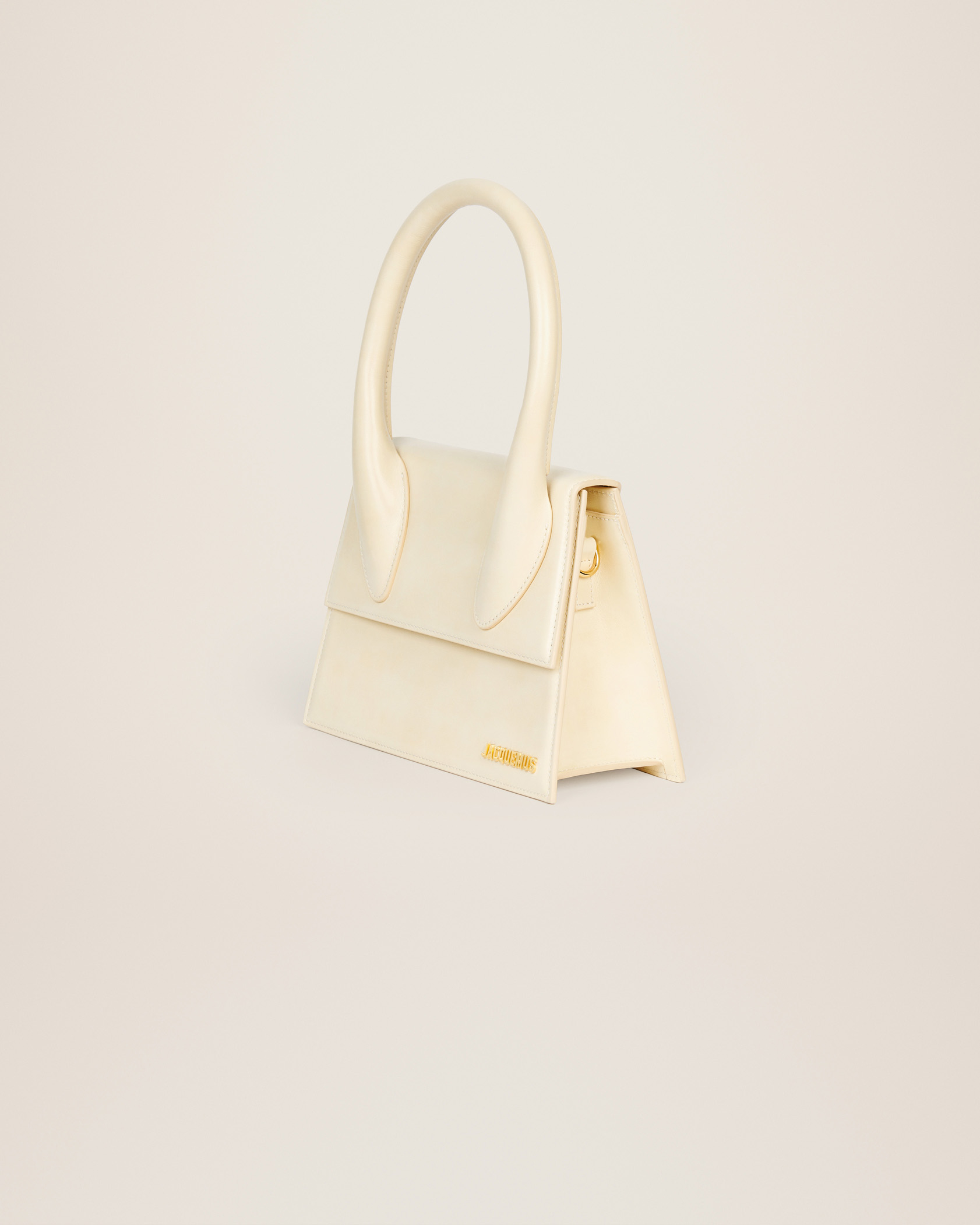 jacquemus Le grand Chiquito LE PAPIER Large signature handbag.