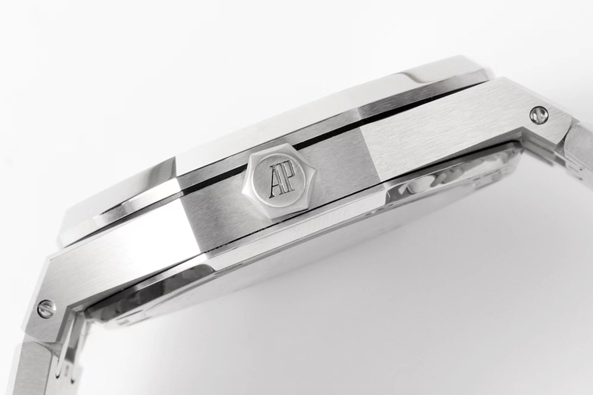 Audemars Piguet Royal Oak 50th Anniversary 41 mm, White Ref. 15510ST.OO.1320ST.03