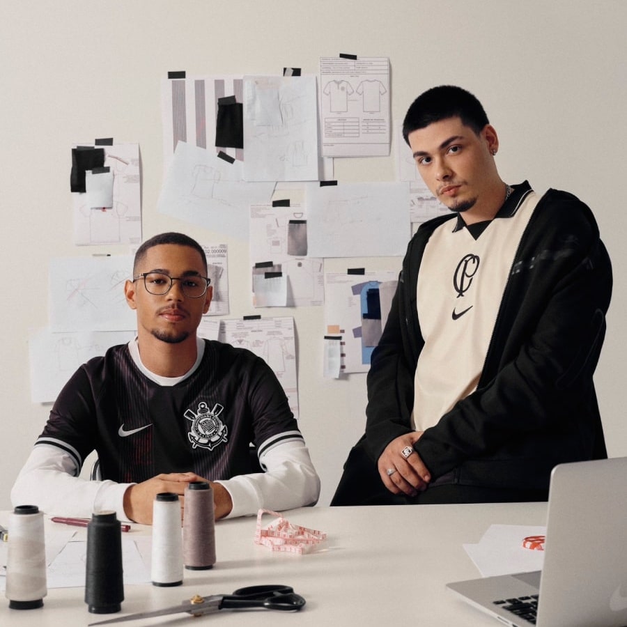 Le Mouvement Collaboratif : Unir Créateurs et Passionnés de Football