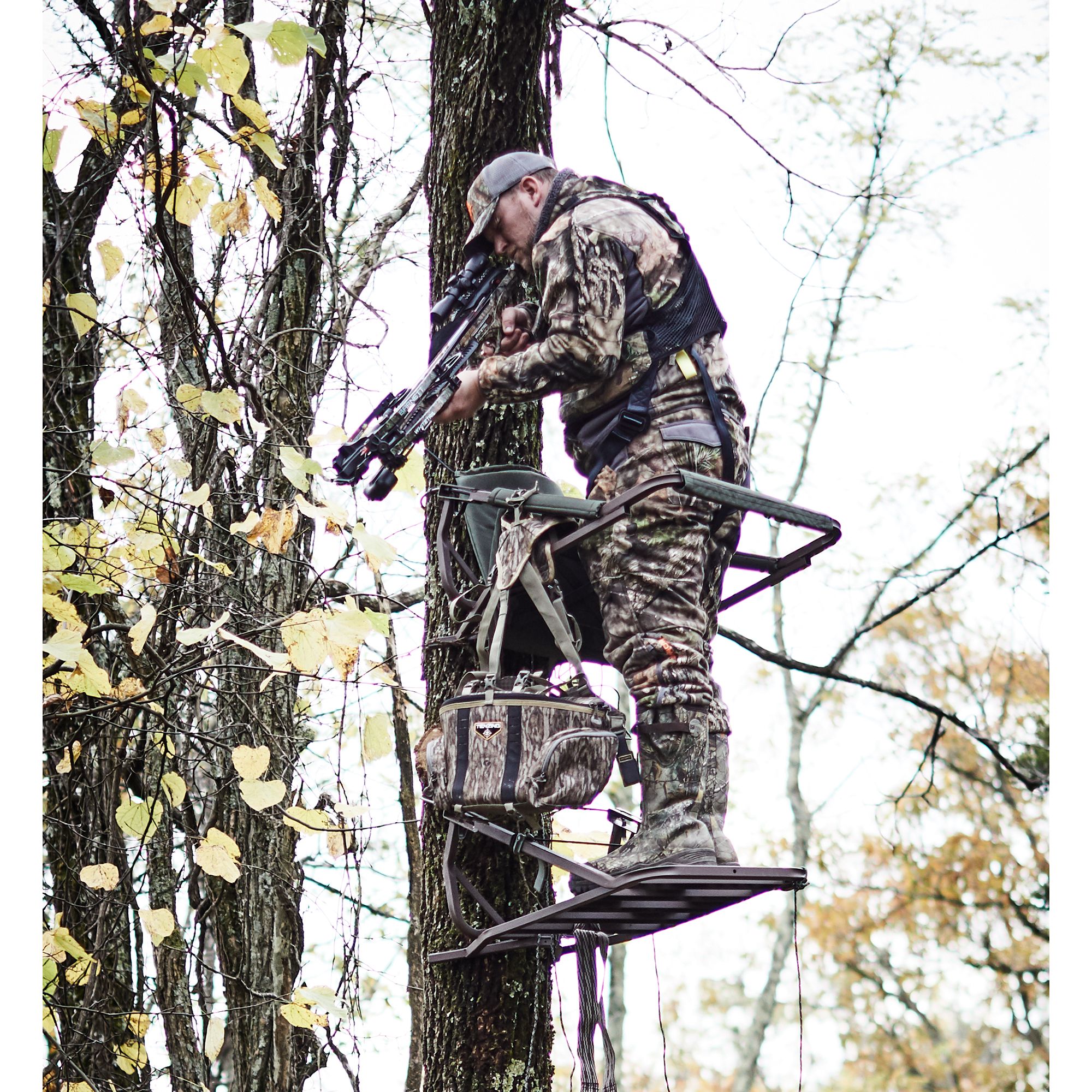 Barnett Hyper Whitetail 410 W/ CCD Crossbow Package – 410 FPS