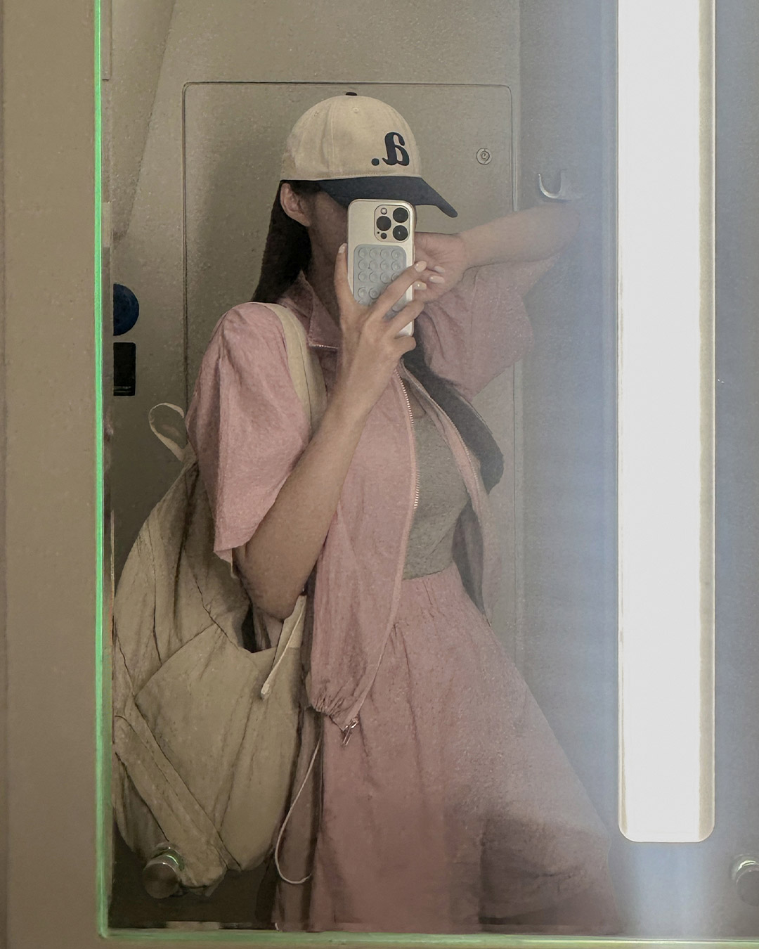 Short sleeve zip-up & short pants set