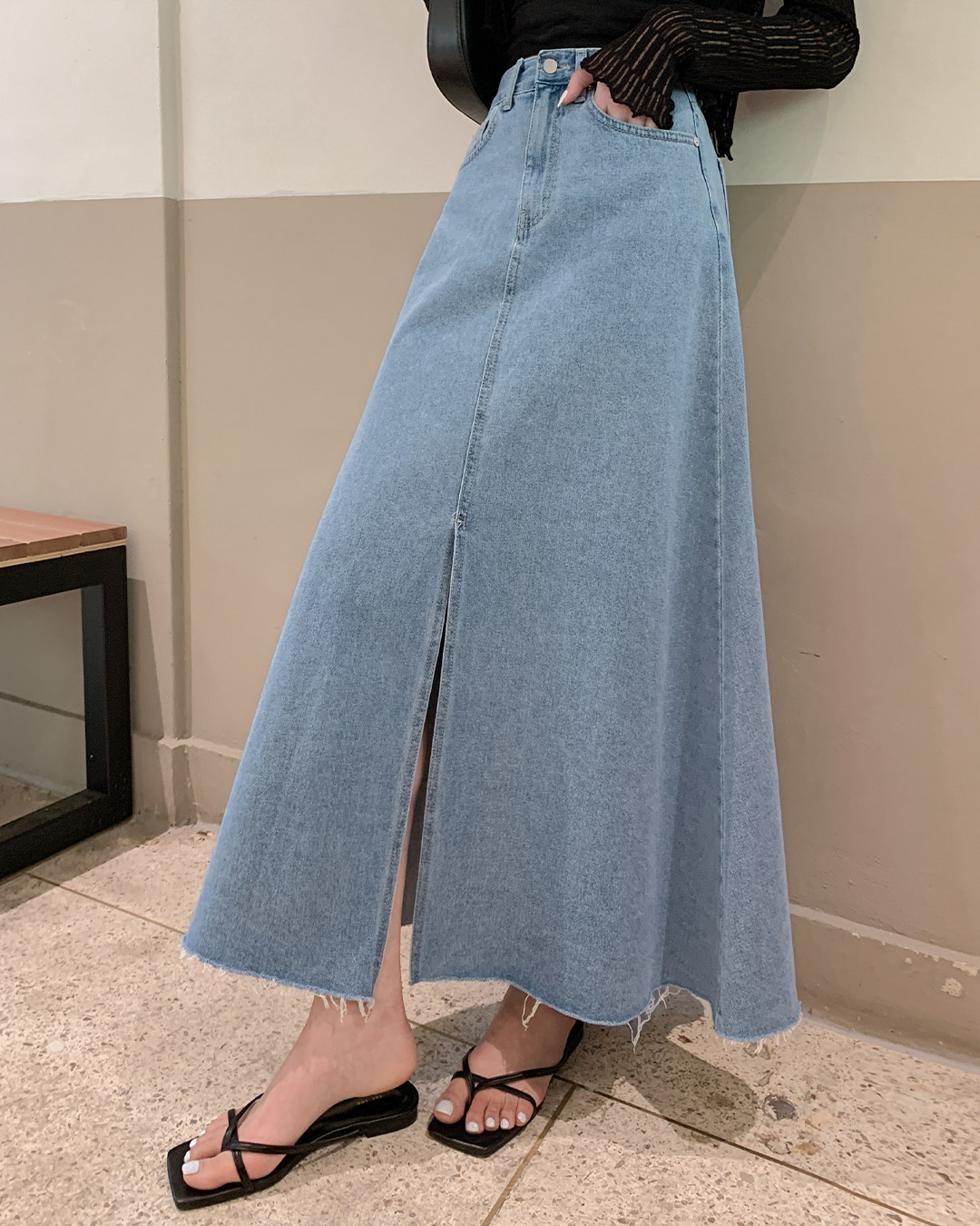 Slit long denim skirt