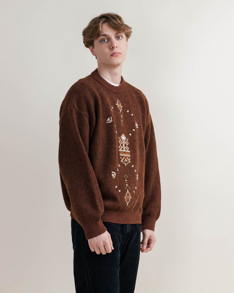 Vintage 80s Ethnic Embroidery Brown Knit unisex Jumper L