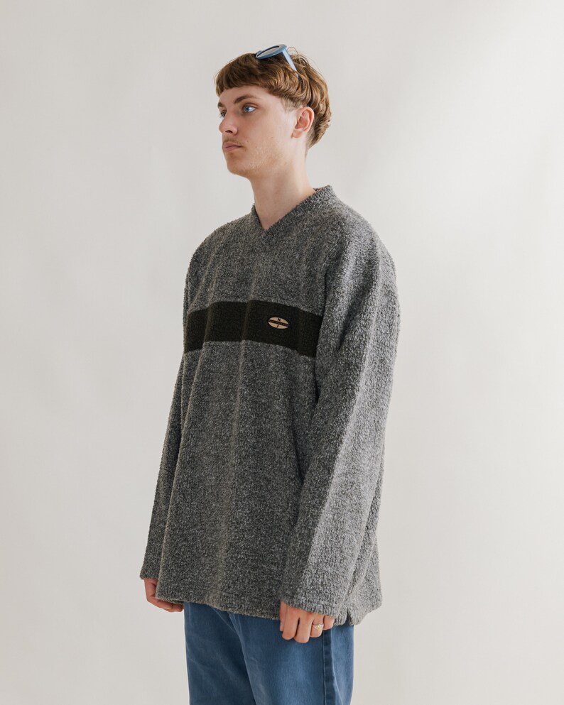 Vintage Y2k Skater Chest Stripe V-neck Grey Boxy Fleece XL