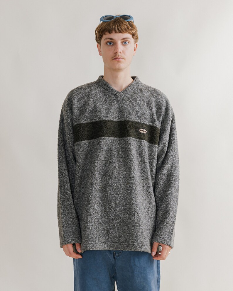 Vintage Y2k Skater Chest Stripe V-neck Grey Boxy Fleece XL