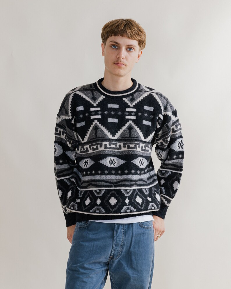 Vintage 90s Graphic Monochrome Roundneck Men Jumper M/L