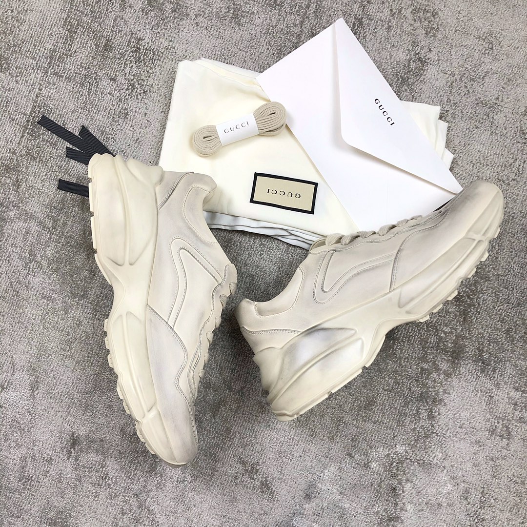 Gucci Pops This collection has a lot of flora and fauna elements Original material