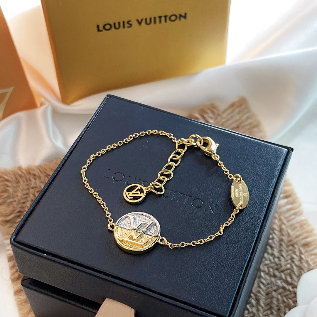 Louis Vuitton Early Spring Two-tone LV monogram bracelet in a circle