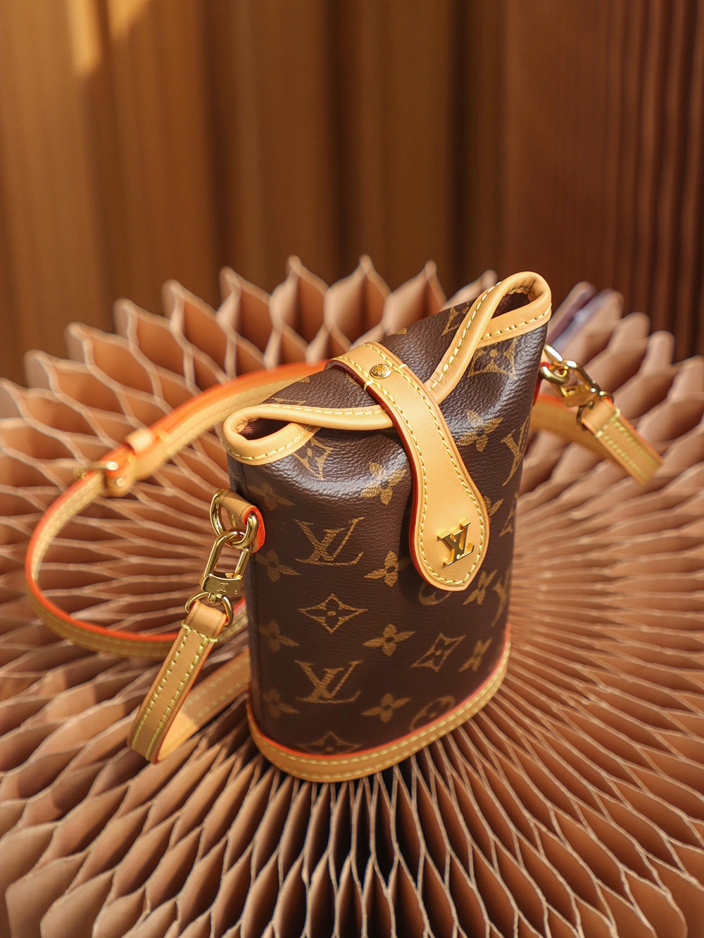 Louis Vuitton𝐅𝐎𝐋𝐃 𝐌𝐄 series #M80874#