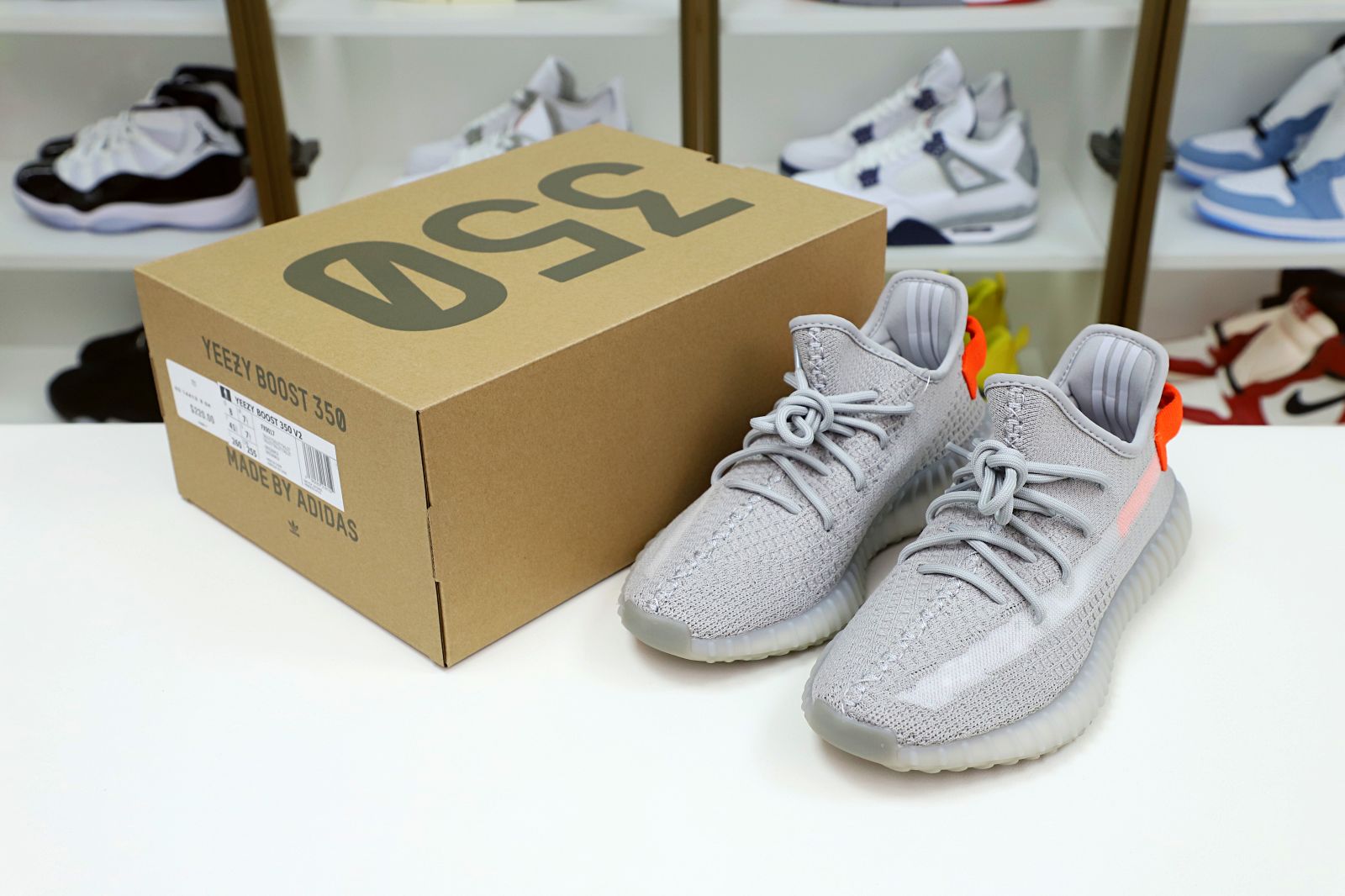 Yeezy Boost 350 V2 Tail