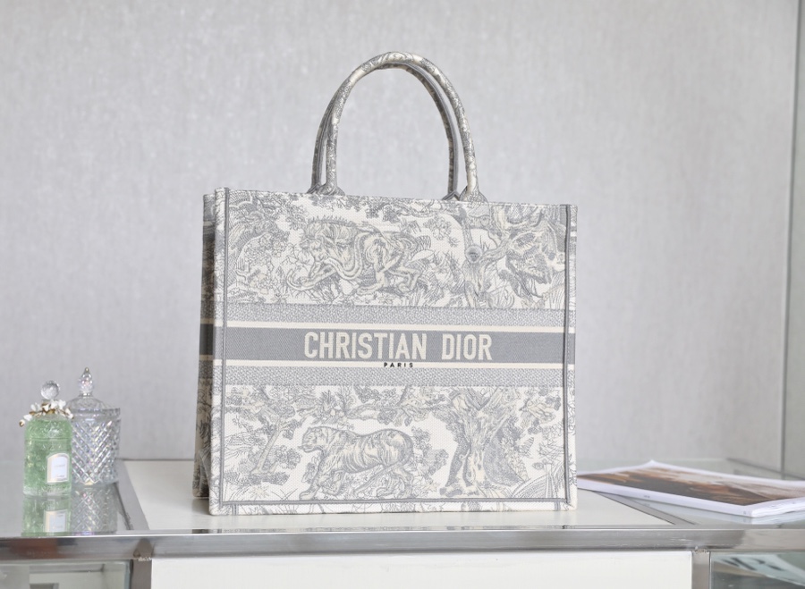 DIOR TOTE Grey Tiger