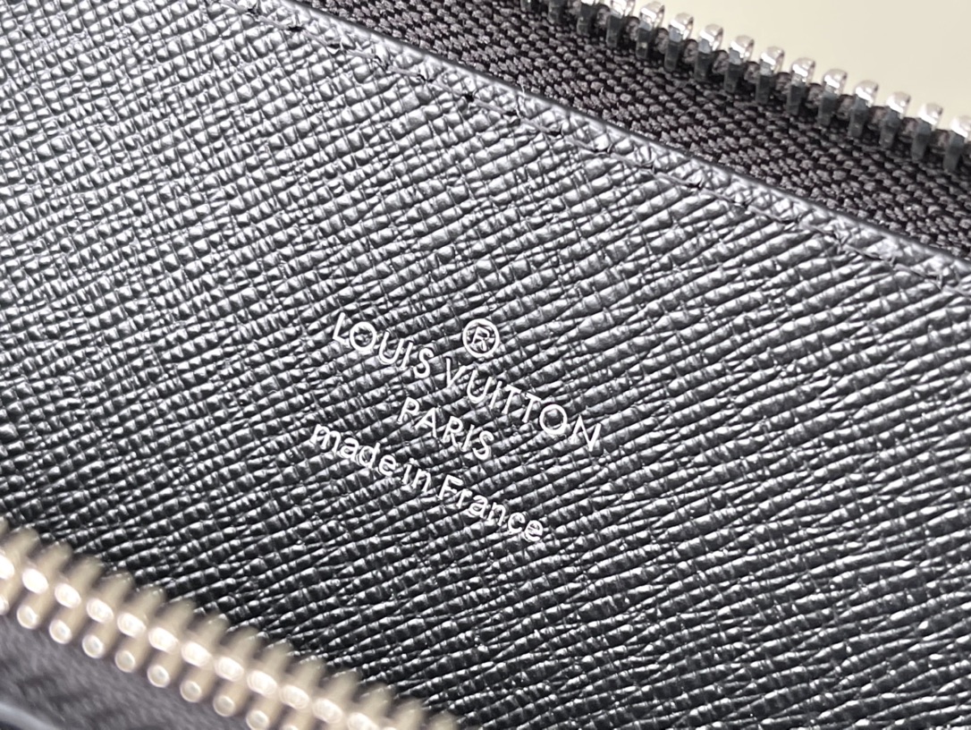 𝐋𝐎𝐔𝐈𝐒 𝐕𝐔𝐈𝐓𝐓𝐎𝐍   N62732