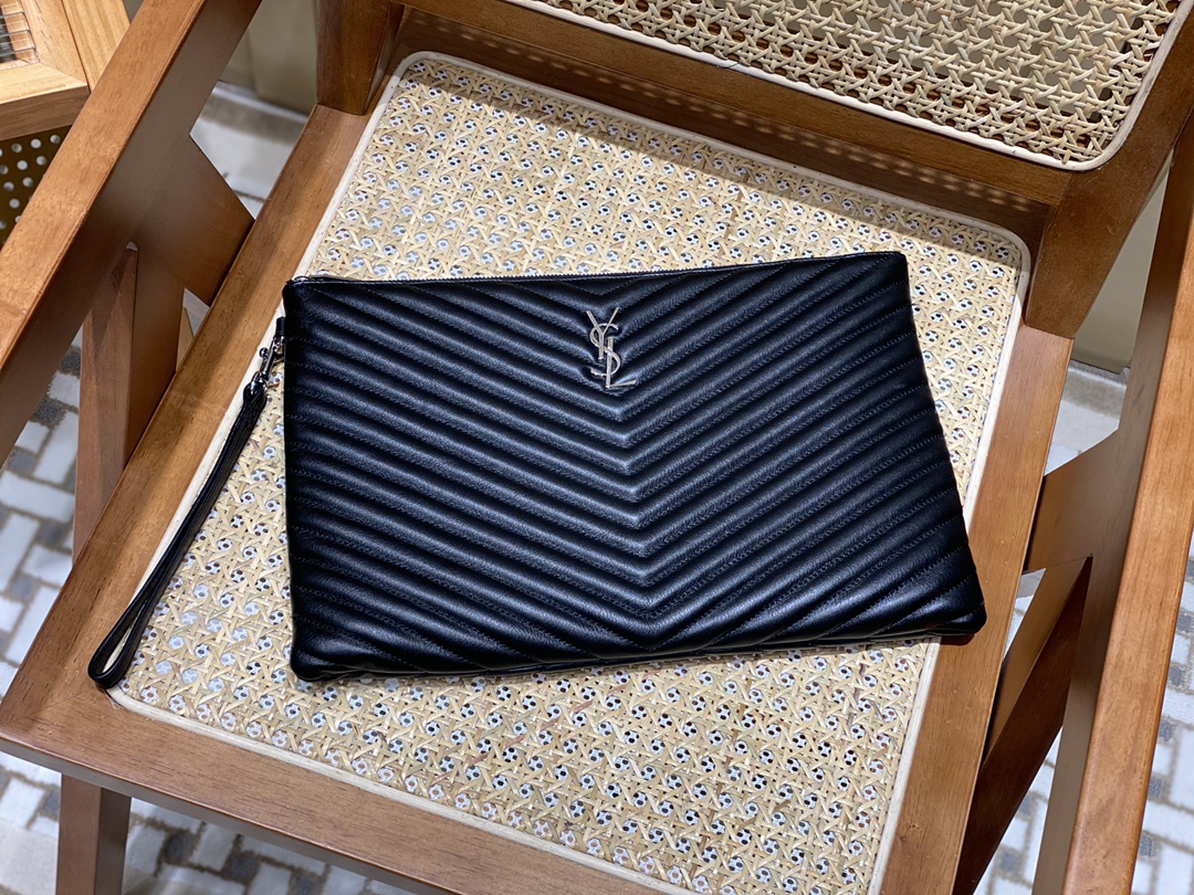 SAINT LAURENT 𝑴𝒐𝒏𝒐𝒈𝒓𝒂𝒎 𝑾𝒐𝒄  #440222