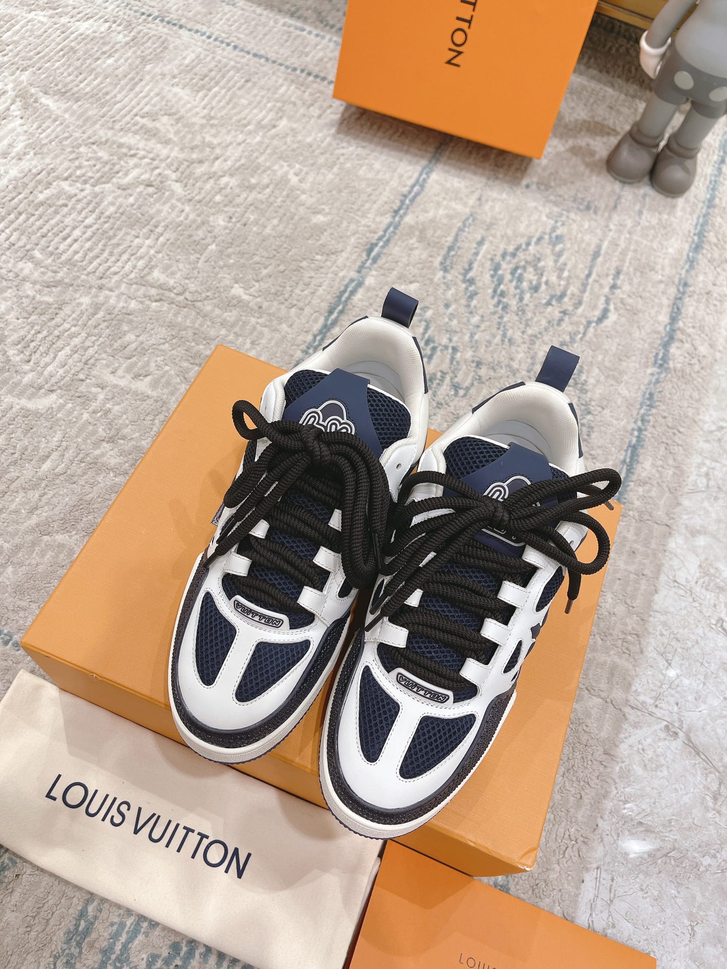 Louis Vuitton couple models DIY buckle sneakers sneakers