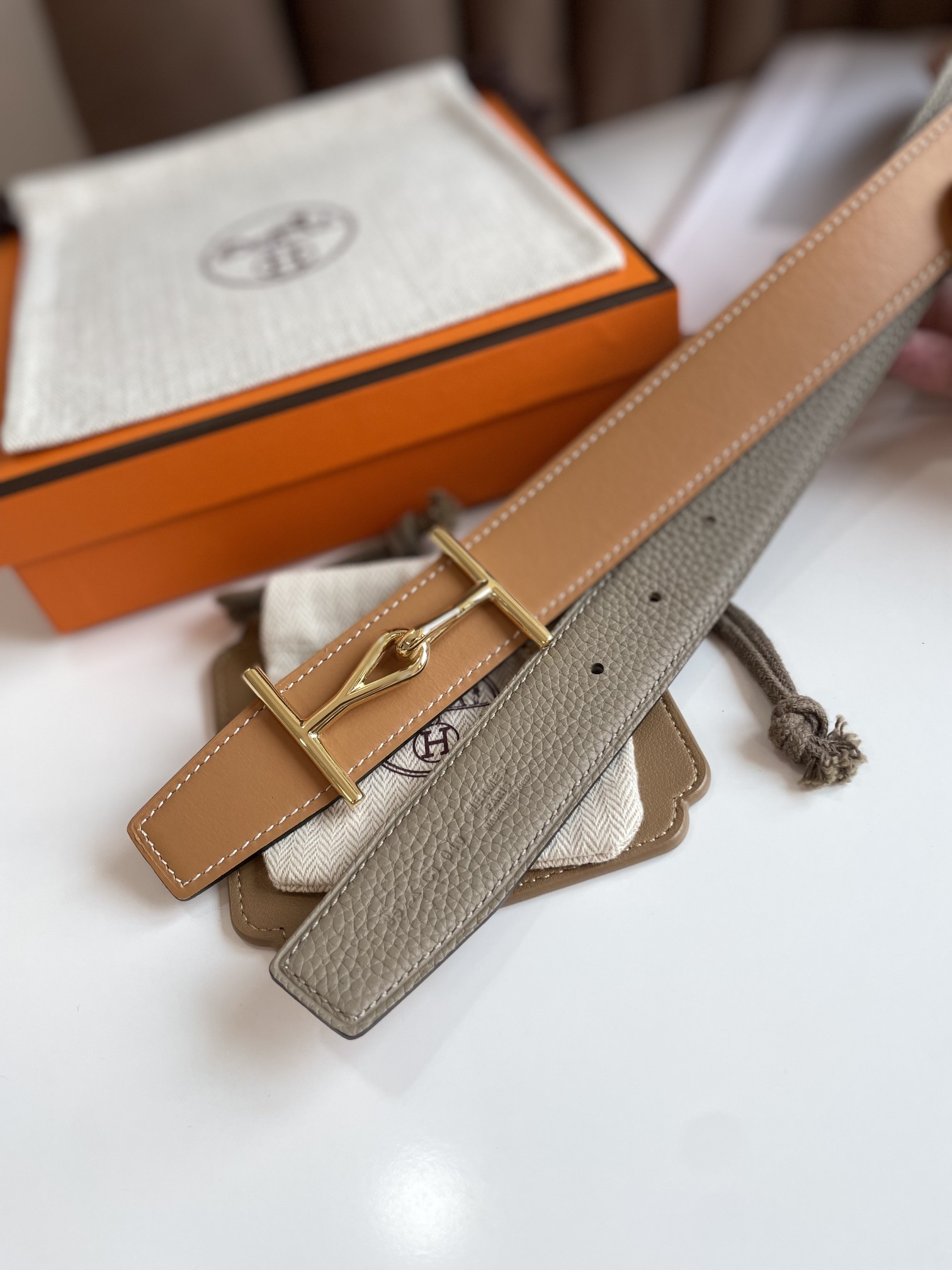 Hermes  JUMBO BELT BUCKLE & REVERSIBLE LEATHER STRAP