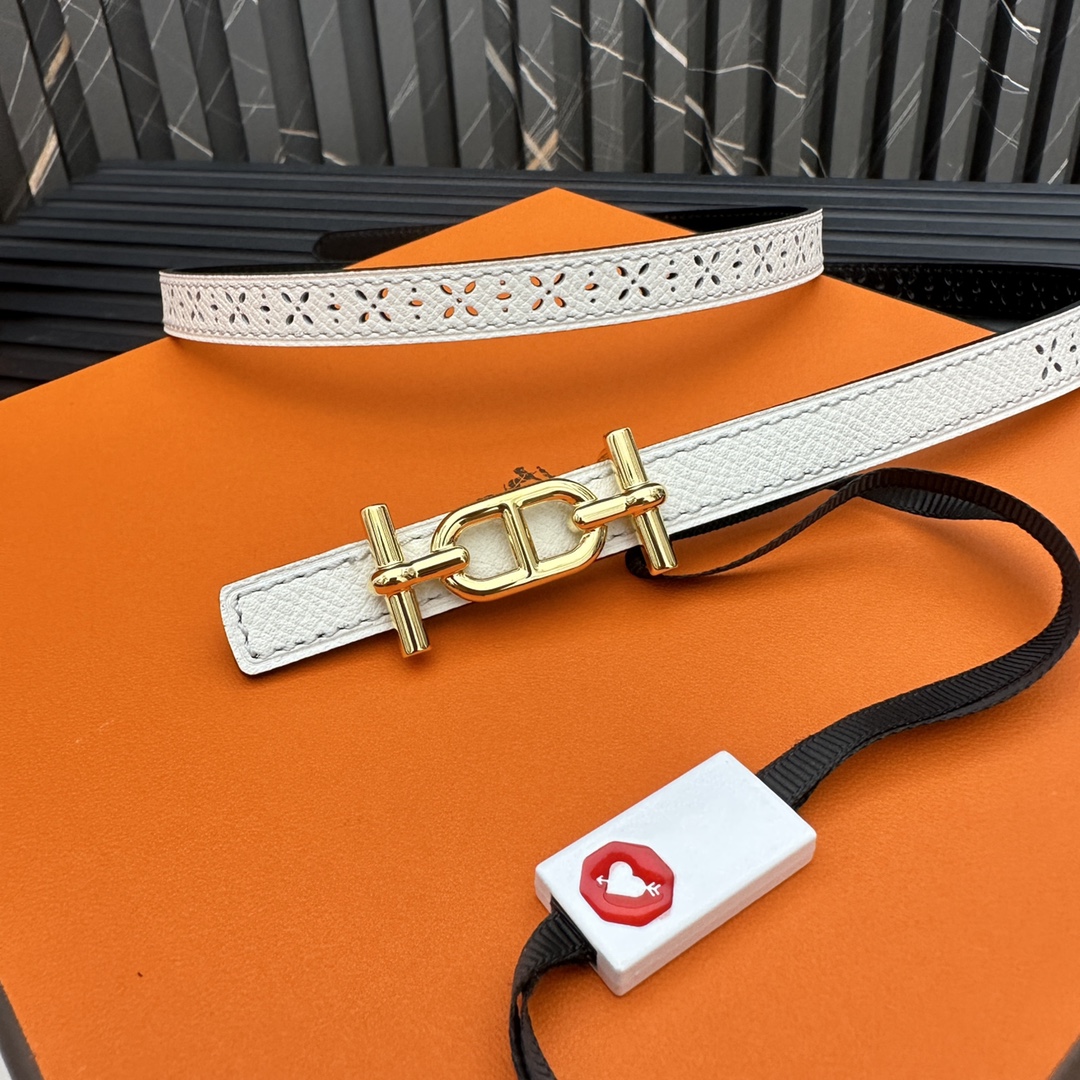 Reversible belt in Hermes Swift and perforated Epsom calfskin