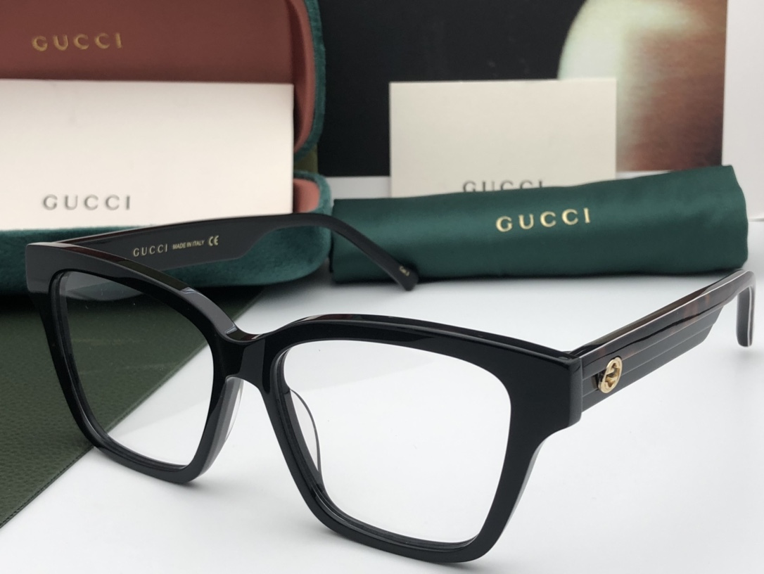 GUCCI🐝🐝🐝MODEL：GG1302