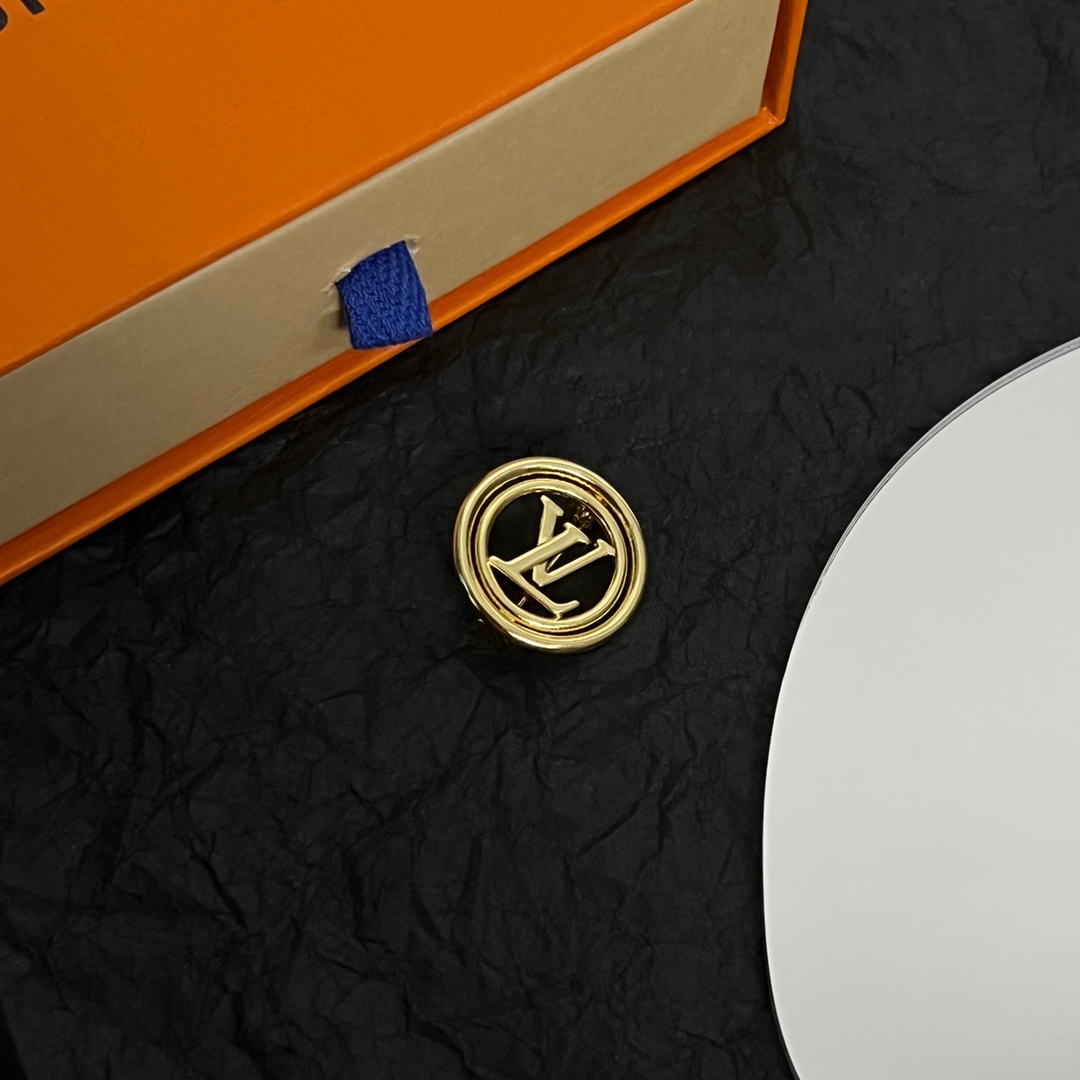 Louis Vuitton Lv brooch