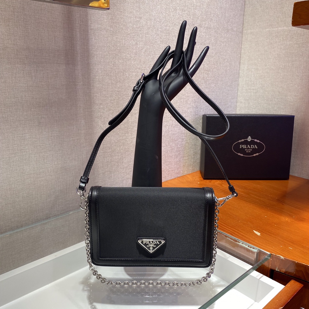 𝐏𝐑𝐀𝐃𝐀 1BP019 Crossbody bag