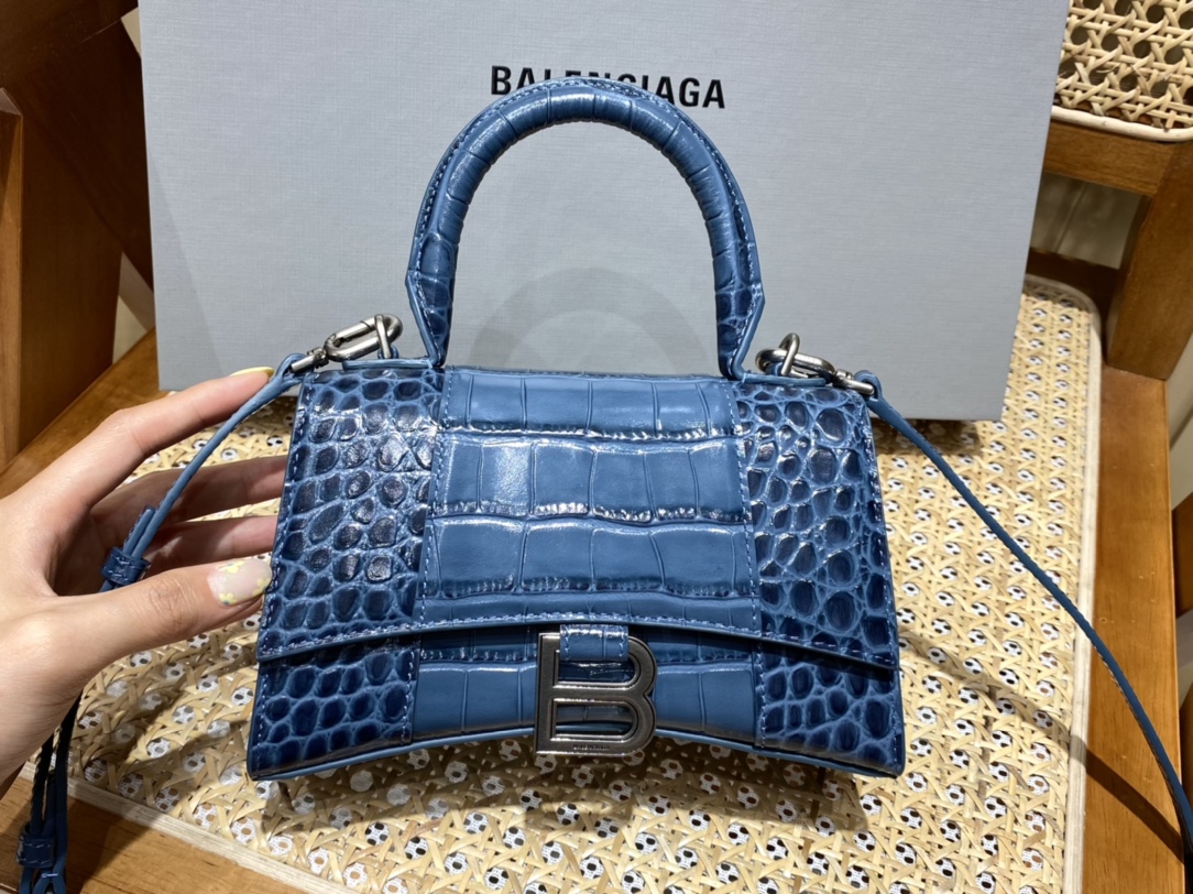 BALENCIAGA 𝐇𝐨𝐮𝐫𝐠𝐥𝐚𝐬𝐬 𝐗𝐒 crocodile-textured cowhide