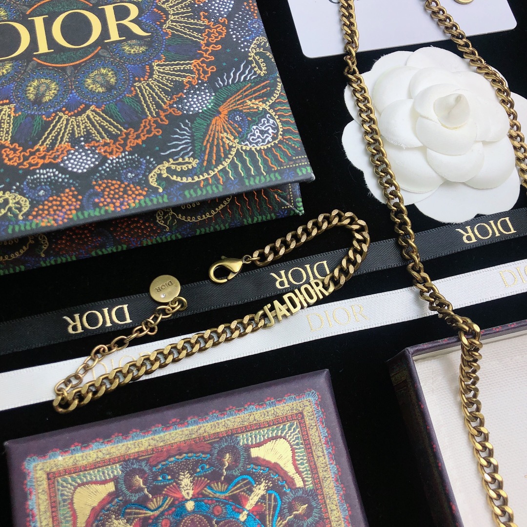 Dior necklace