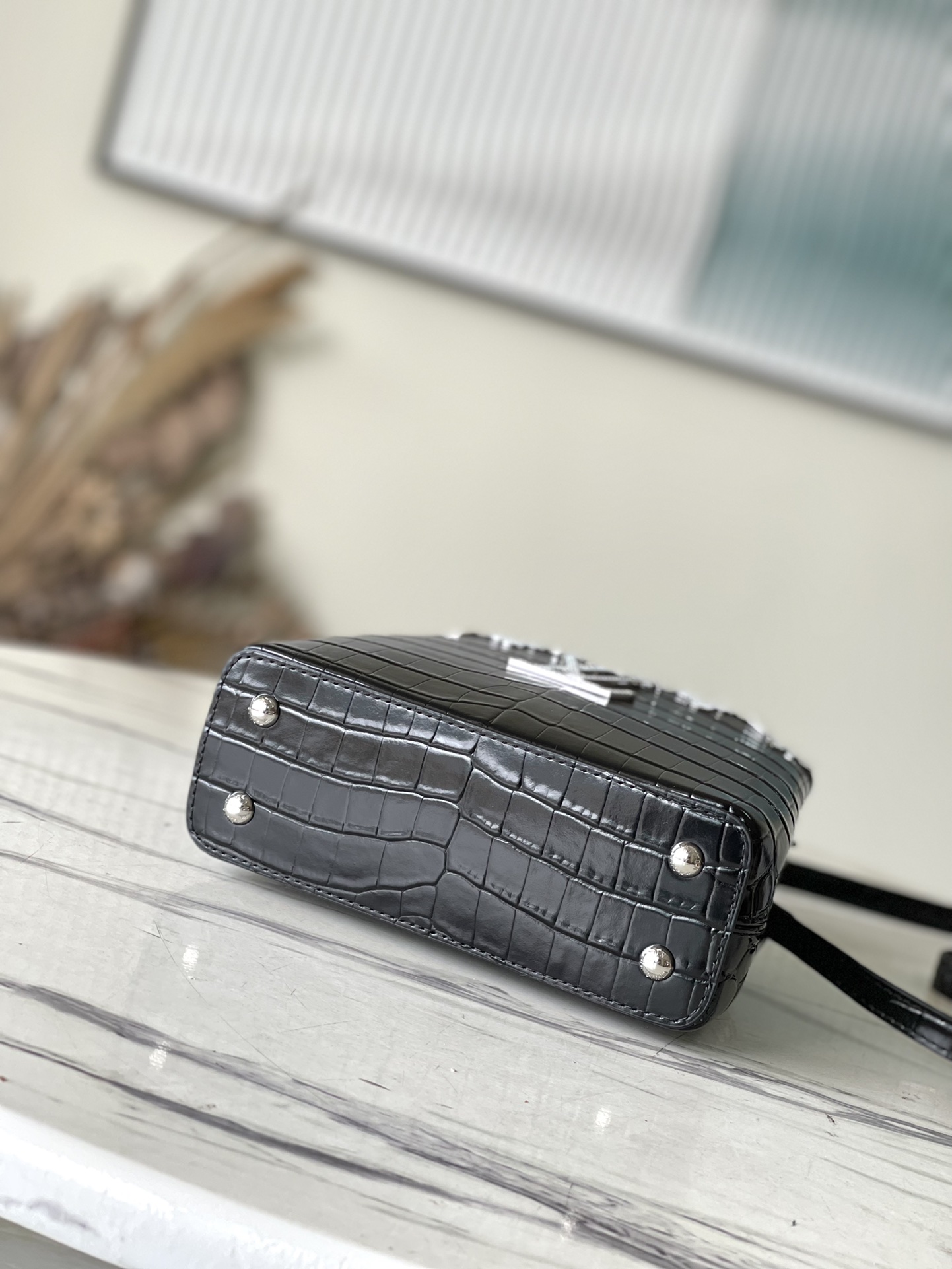 𝐋𝐎𝐔𝐈𝐒 𝐕𝐔𝐈𝐓𝐓𝐎𝐍   M51783